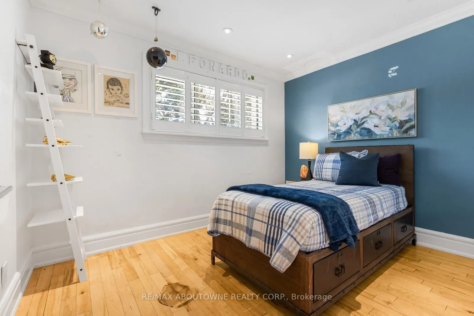 547 Pinegrove Road