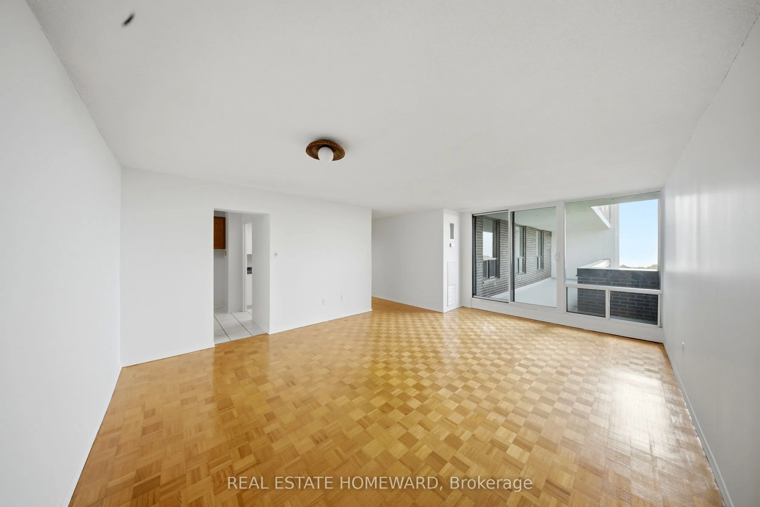 1515 Lakeshore Road E #1505