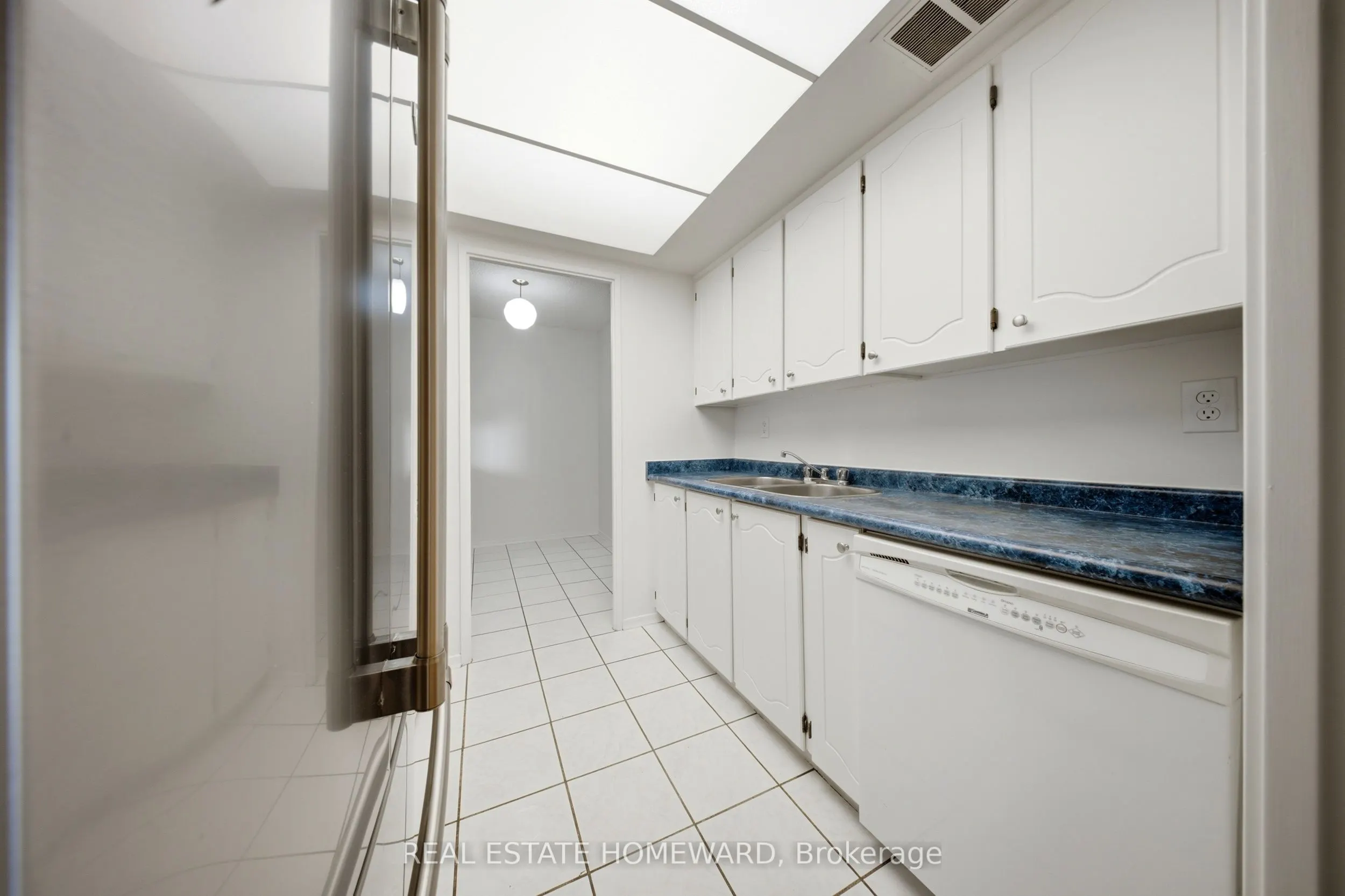 1515 Lakeshore Road E #1505