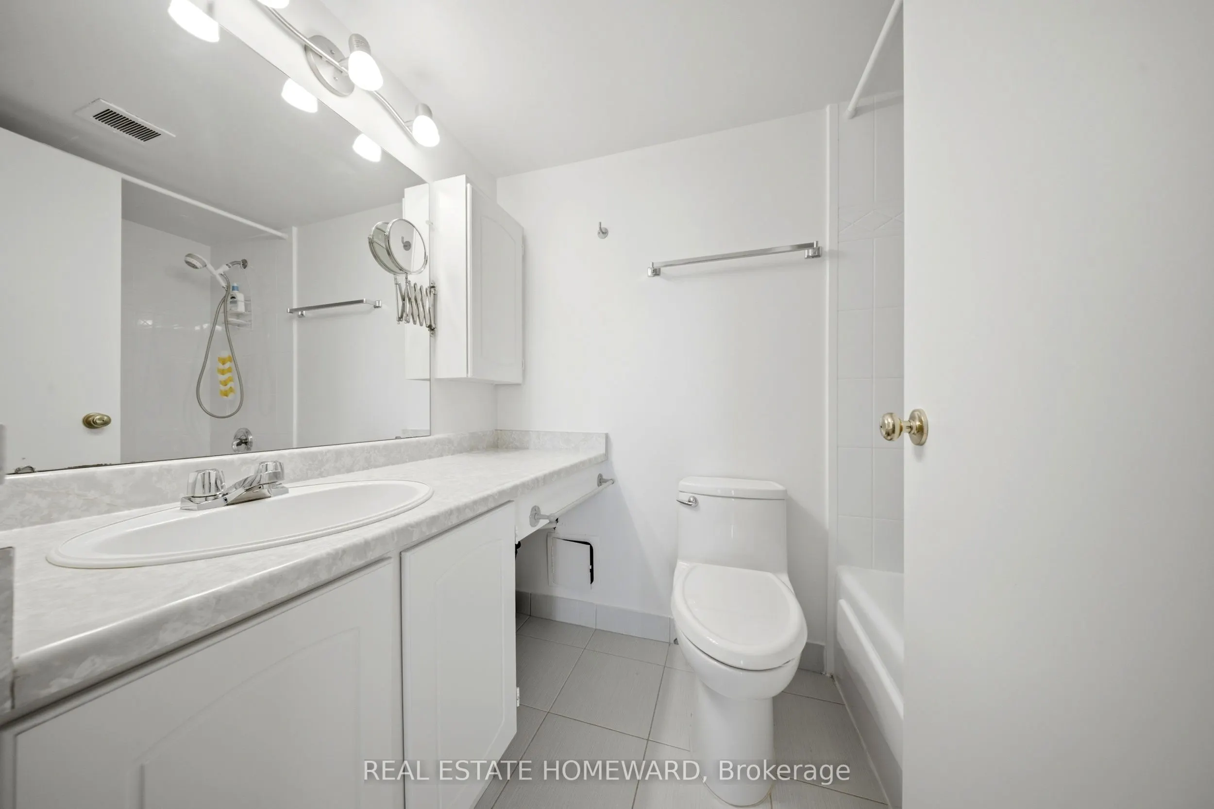 1515 Lakeshore Road E #1505