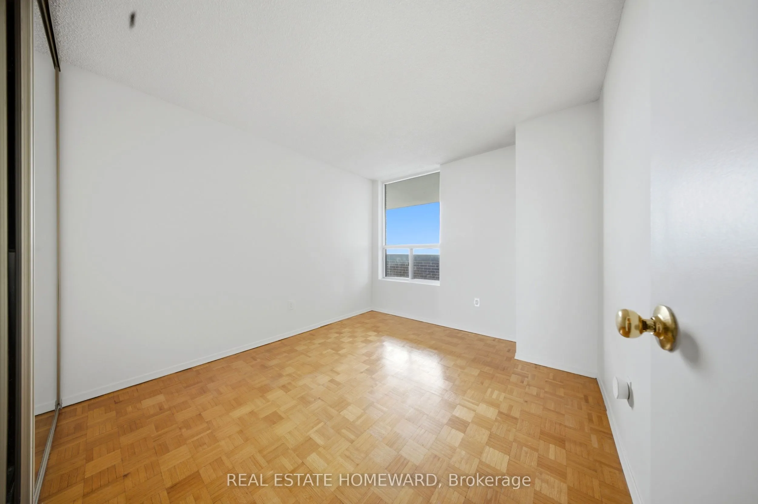 1515 Lakeshore Road E #1505