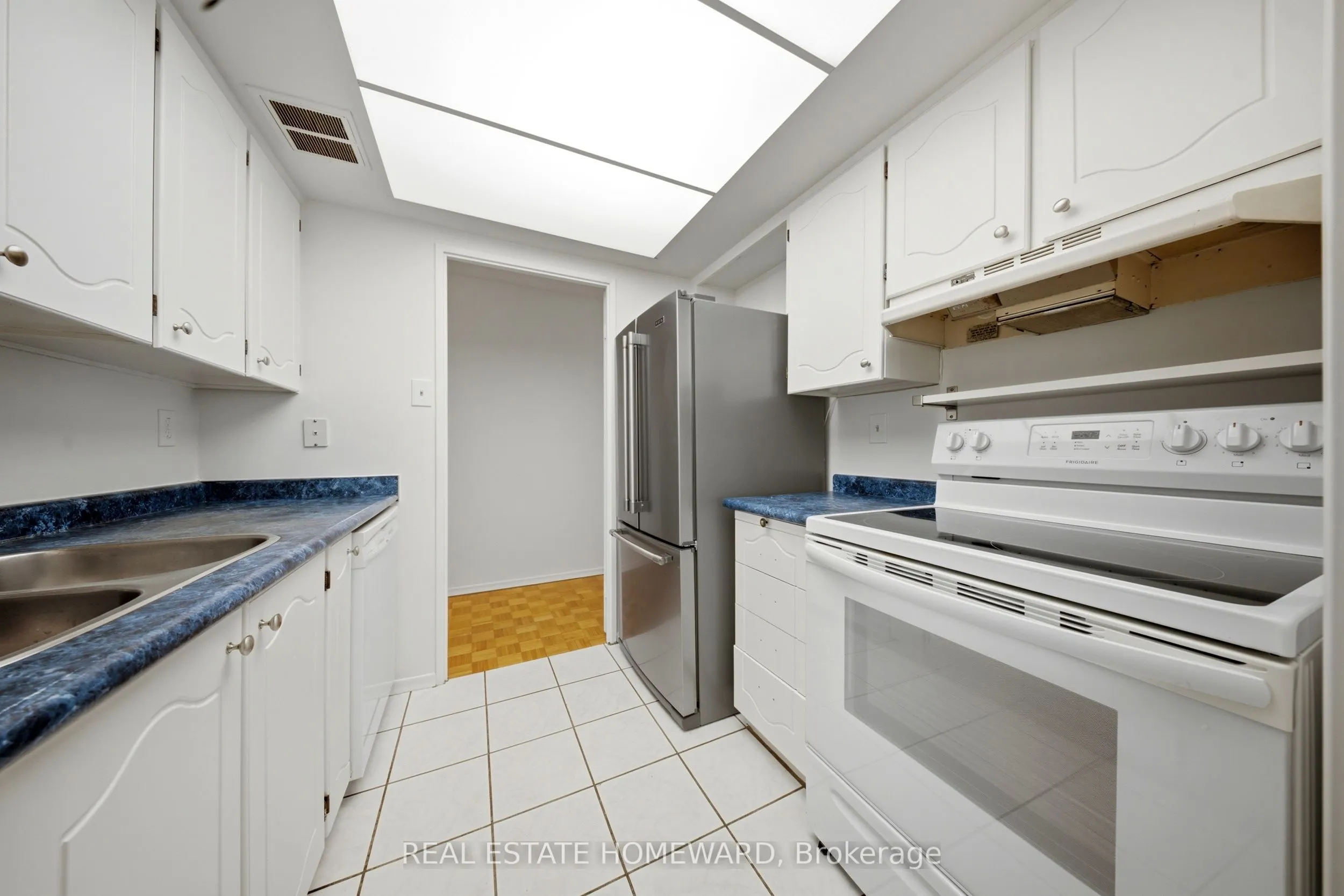 1515 Lakeshore Road E #1505