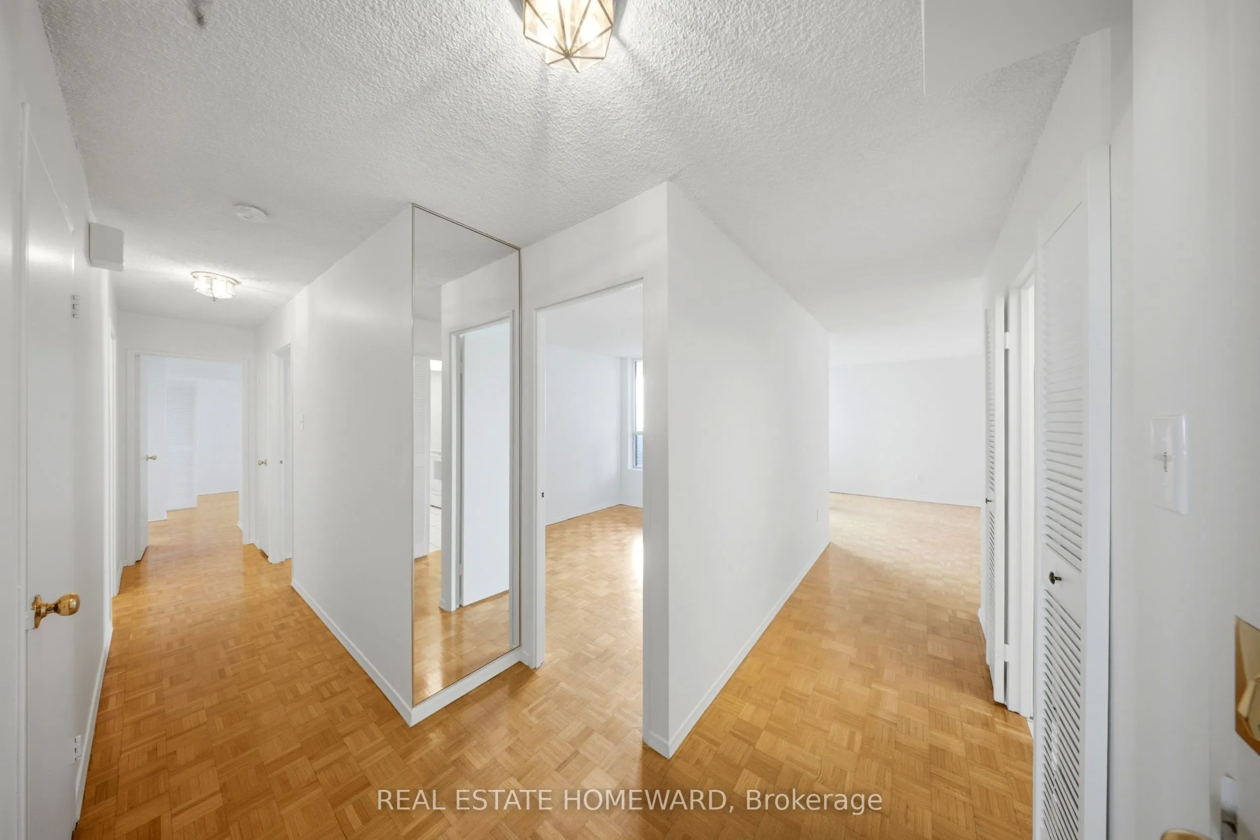 1515 Lakeshore Road E #1505