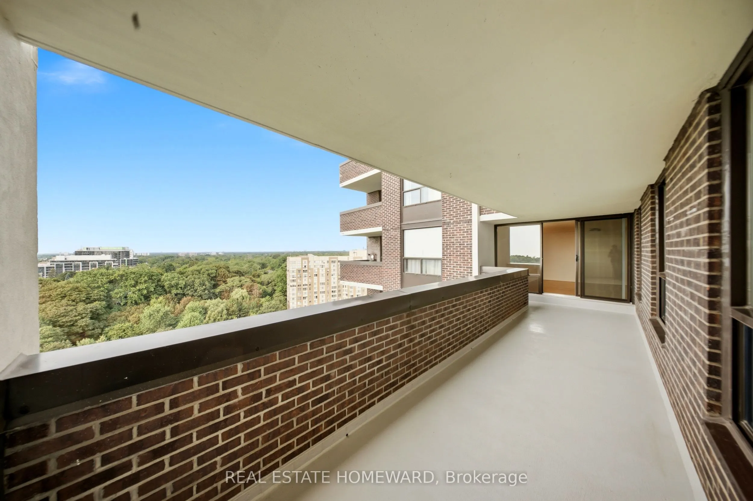 1515 Lakeshore Road E #1505