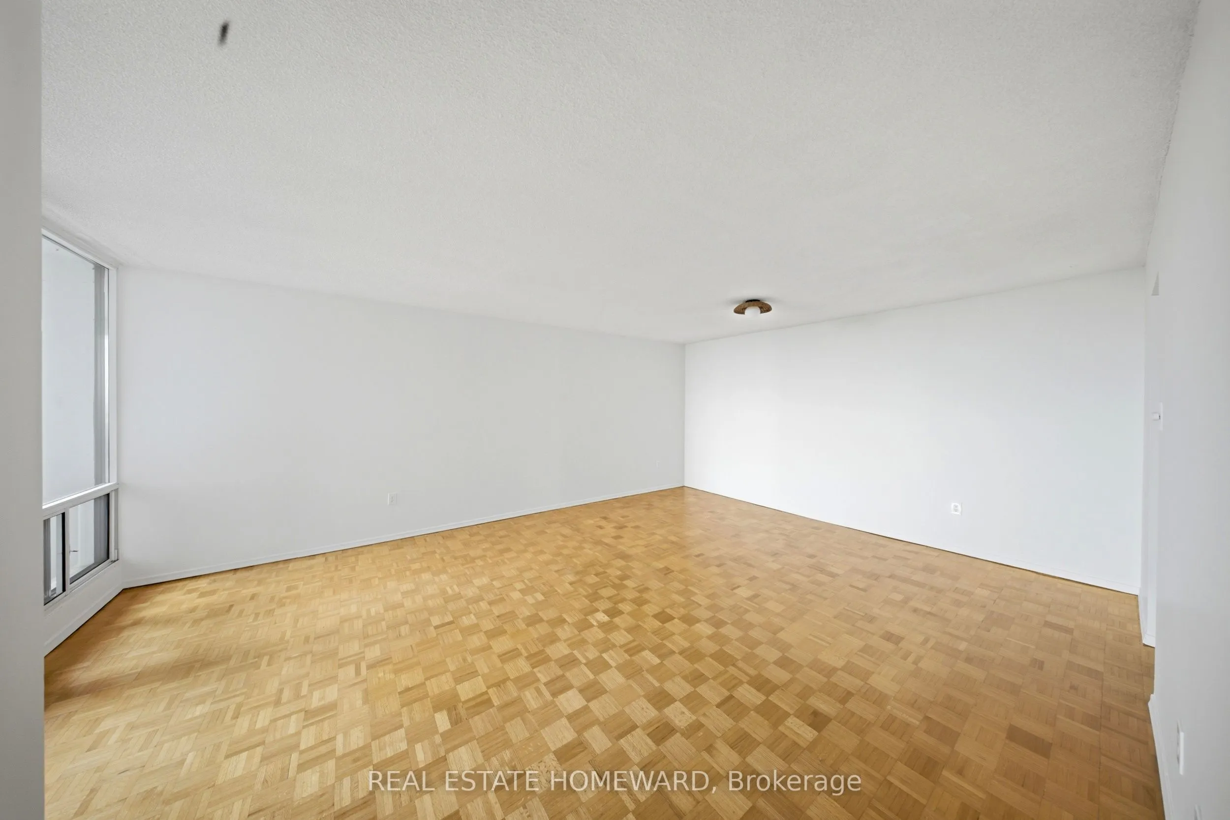 1515 Lakeshore Road E #1505