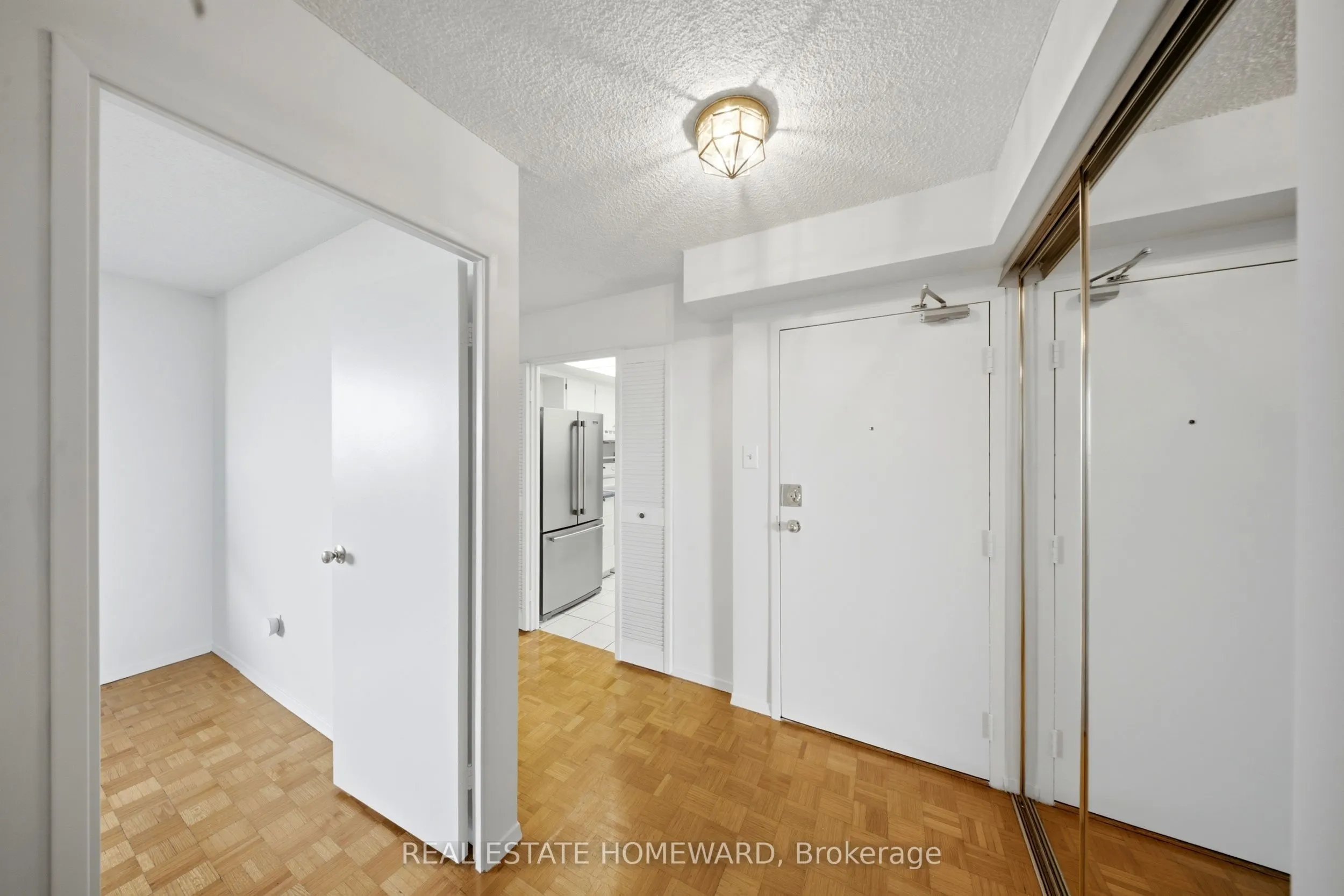 1515 Lakeshore Road E #1505