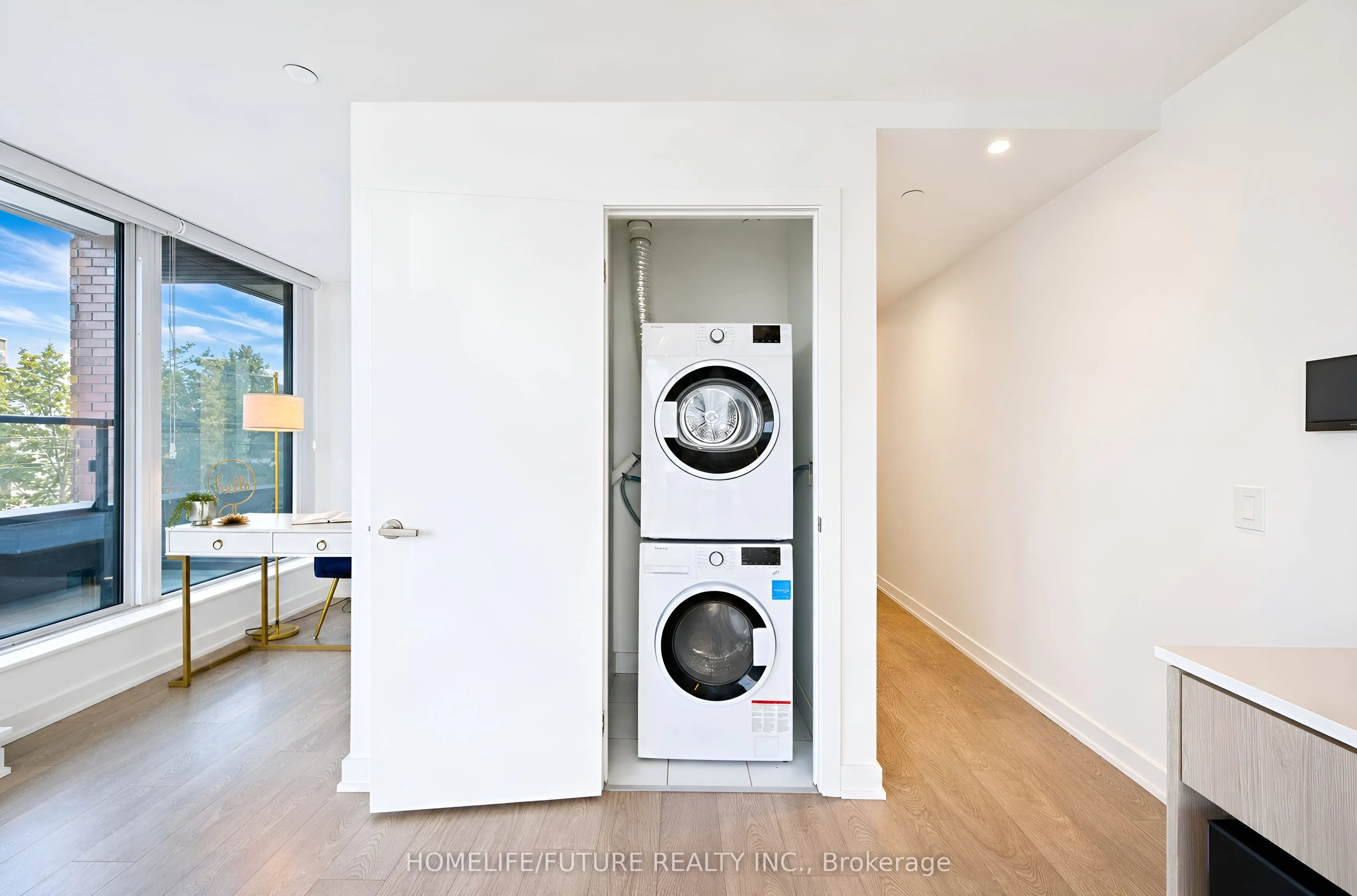 28 Ann Street #208