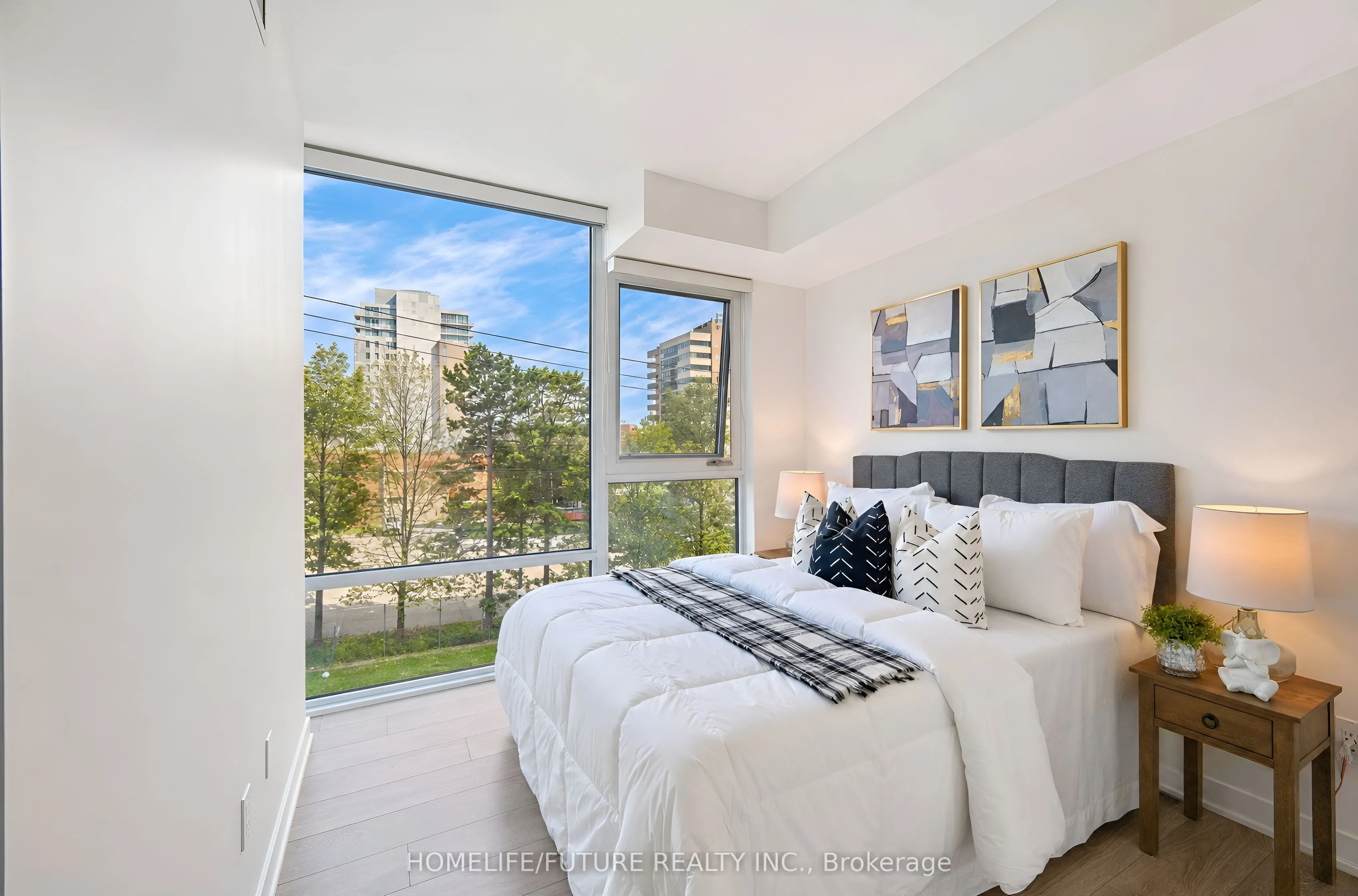 28 Ann Street #208