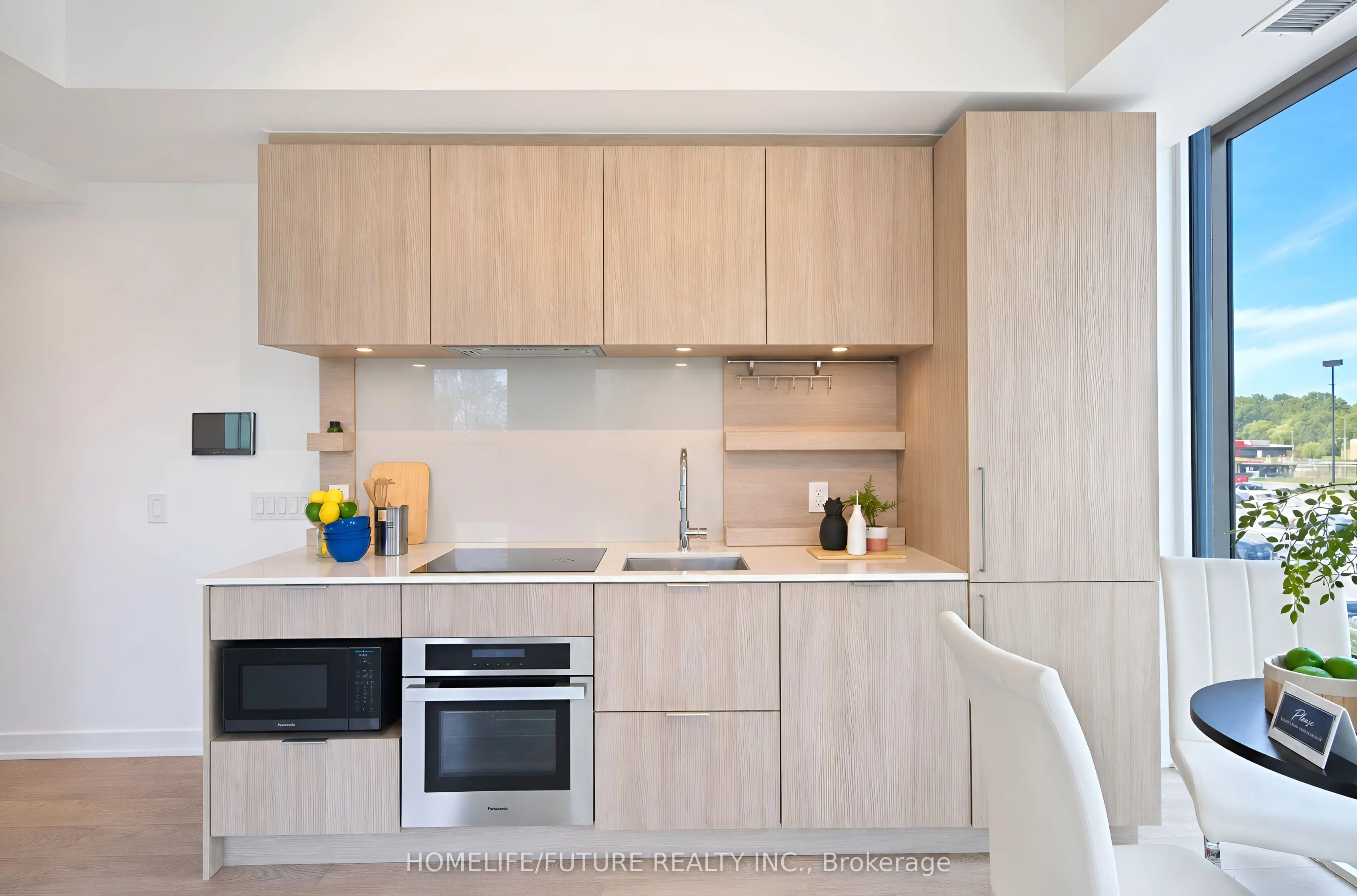 28 Ann Street #208