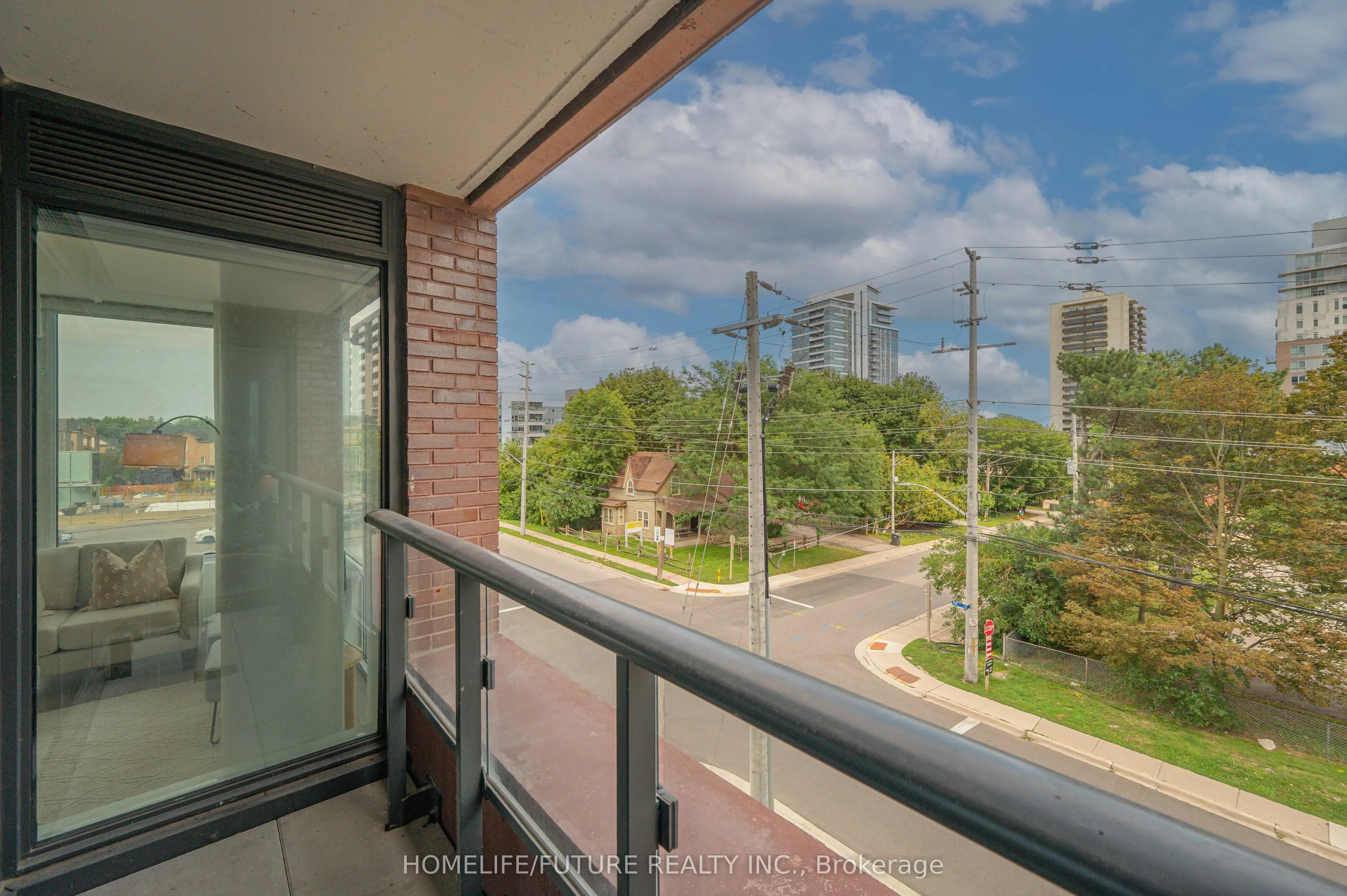 28 Ann Street #208