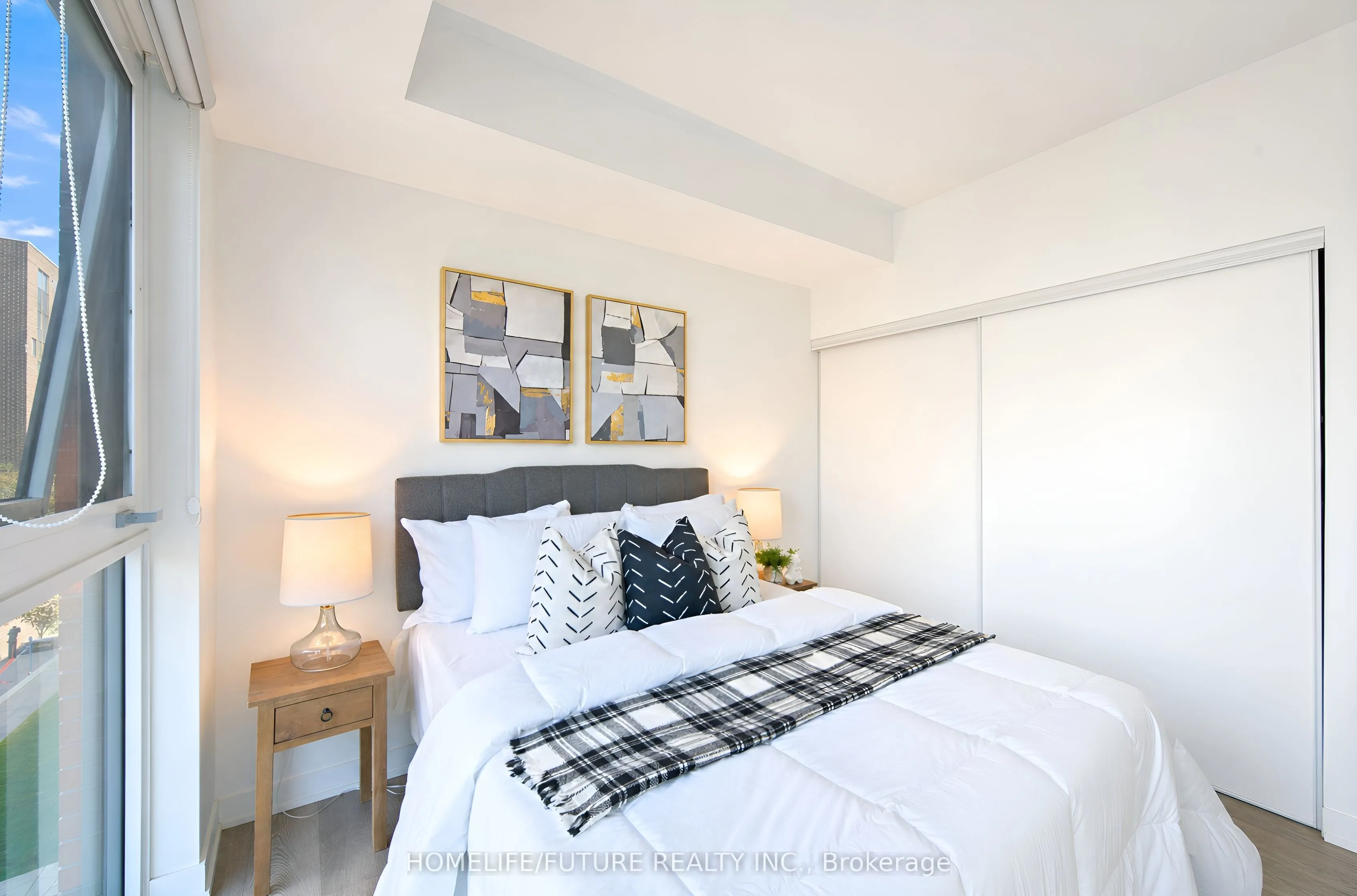 28 Ann Street #208