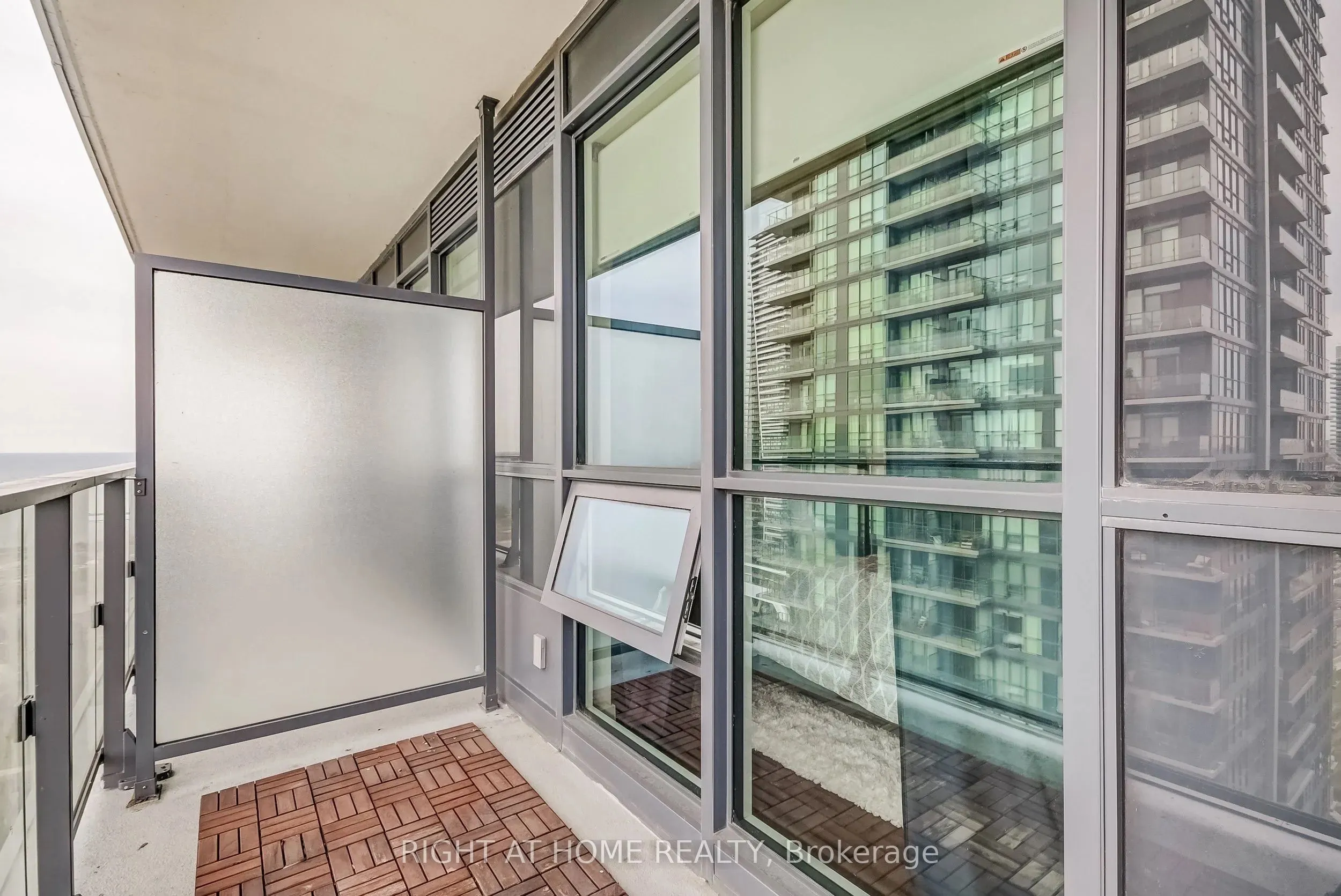 2212 Lake Shore Boulevard W #2710