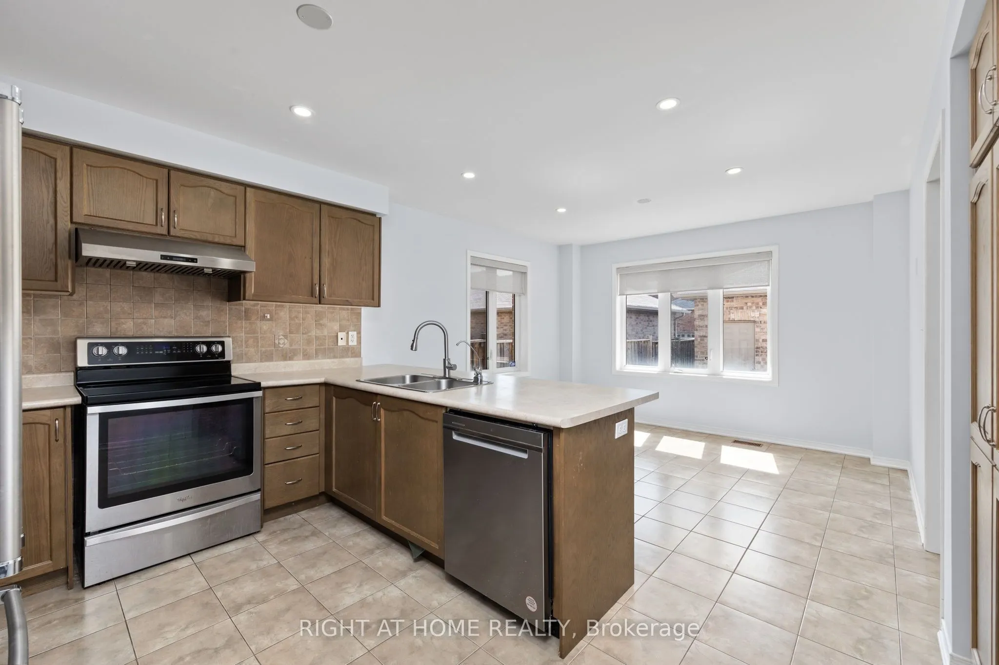 3128 Robert Brown Boulevard