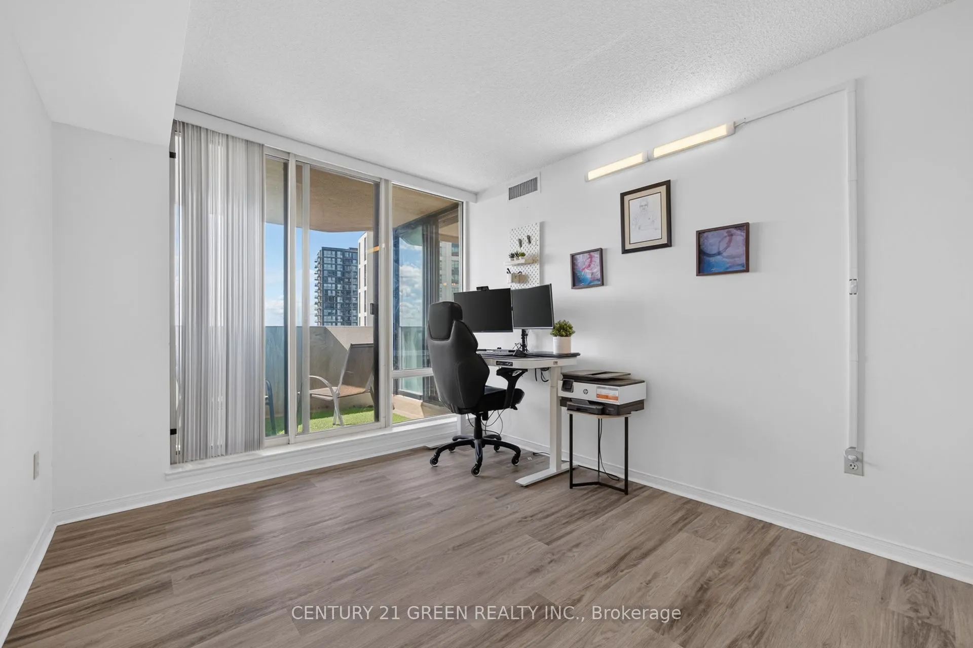 350 Rathburn Road W #1405