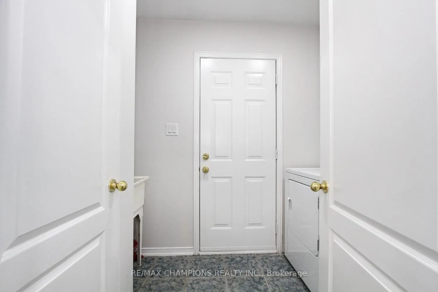 28 Egypt Drive