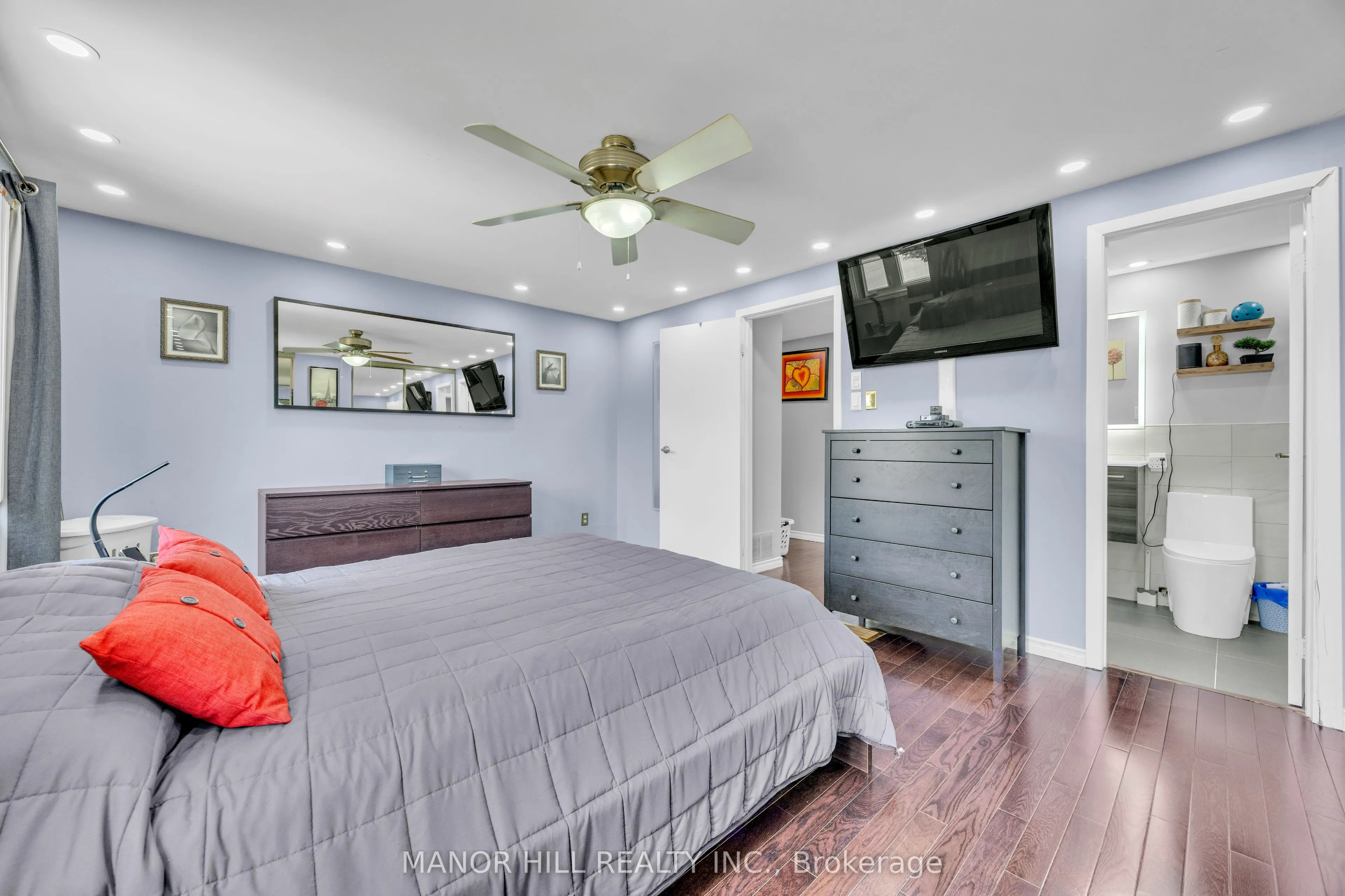18 Greenbriar Road