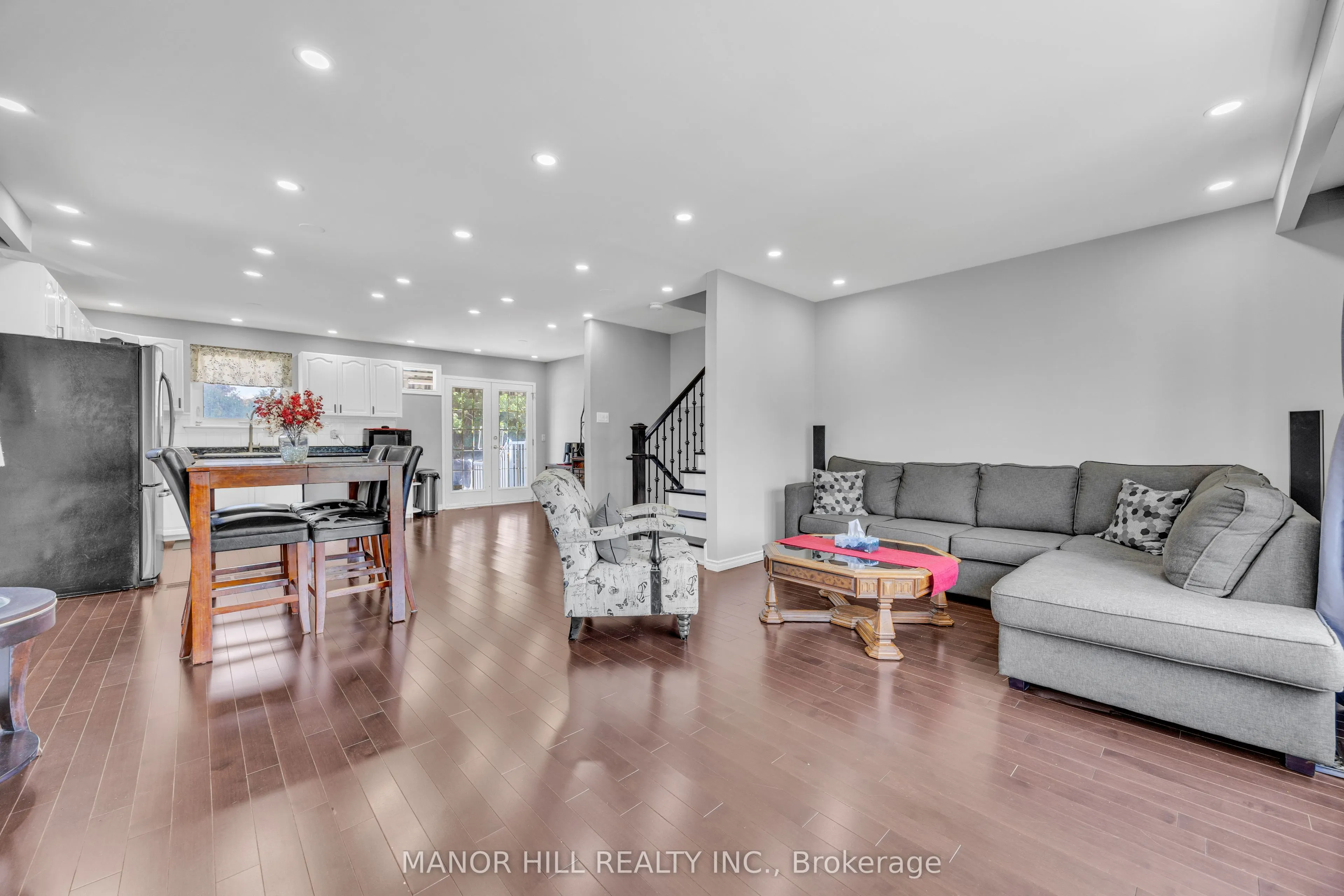 18 Greenbriar Road