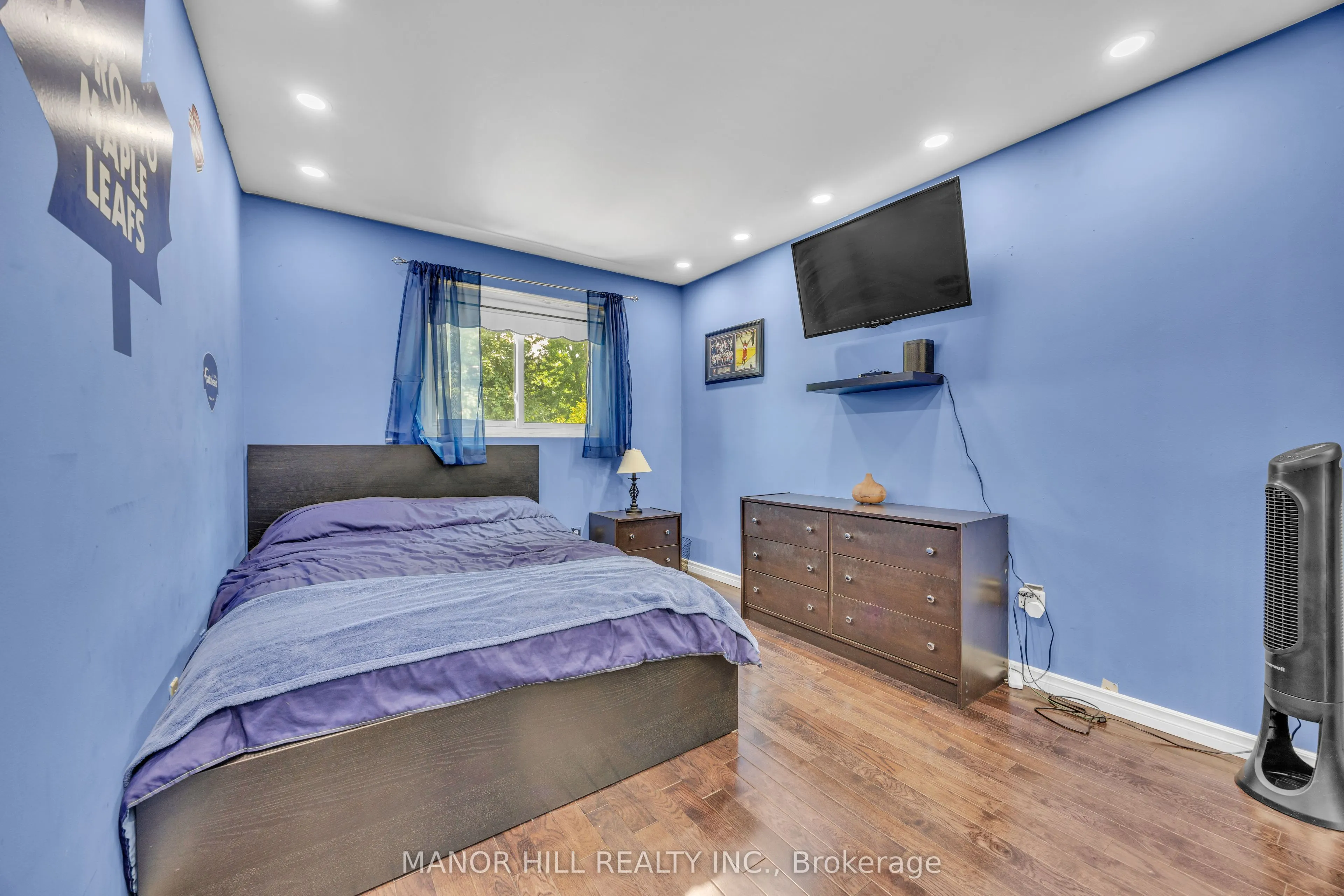 18 Greenbriar Road