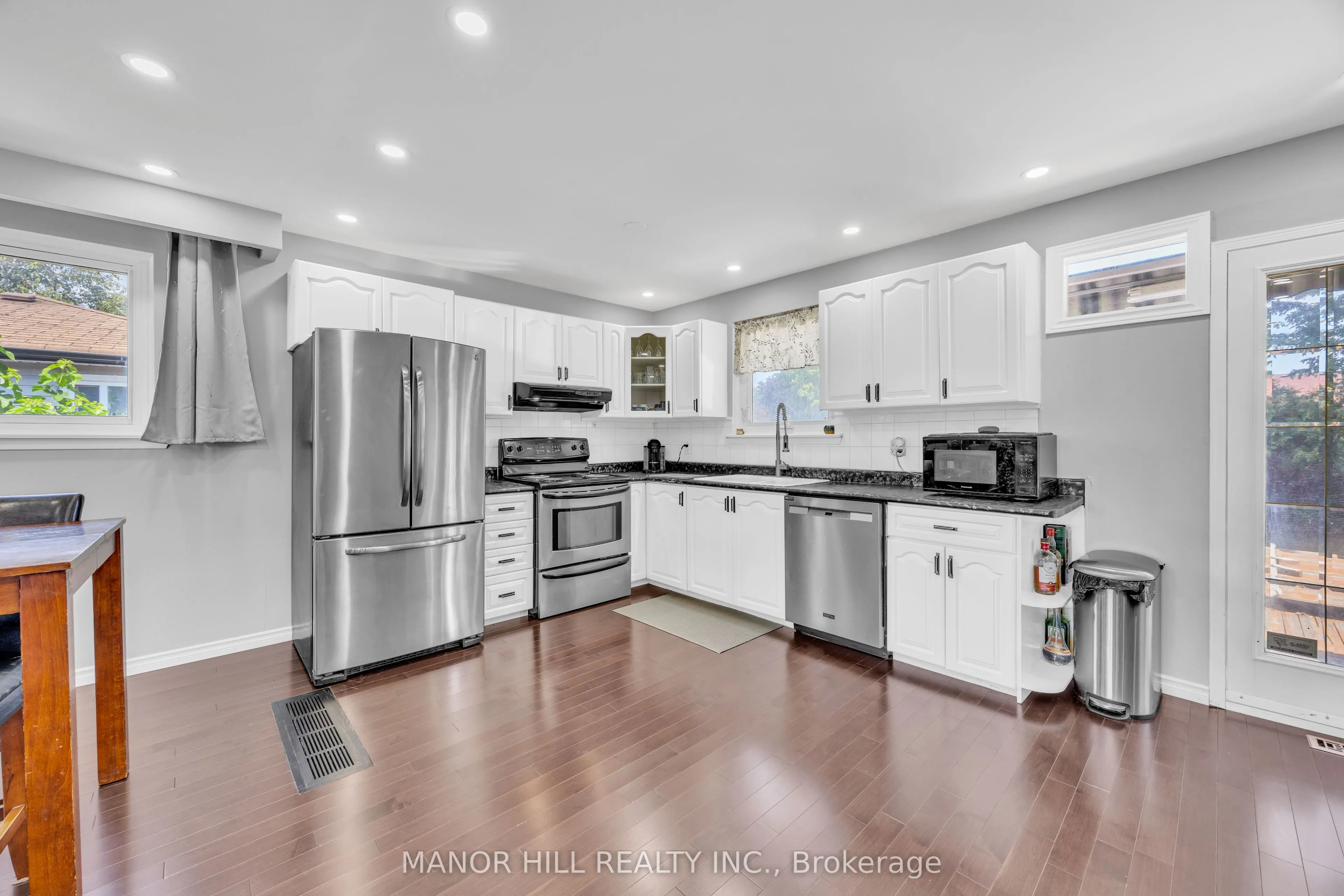 18 Greenbriar Road