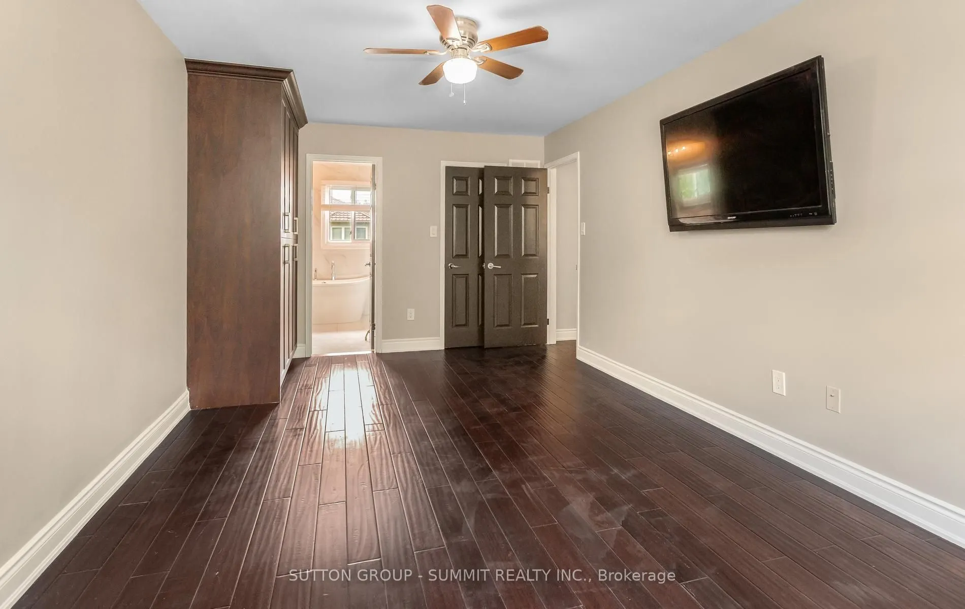7136 Baywood Court