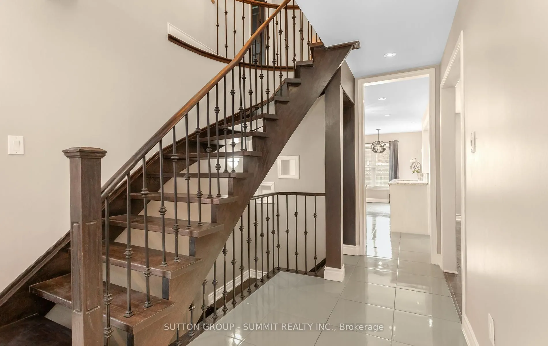 7136 Baywood Court