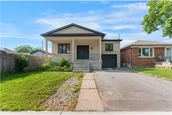 32 Bradfield Avenue W
