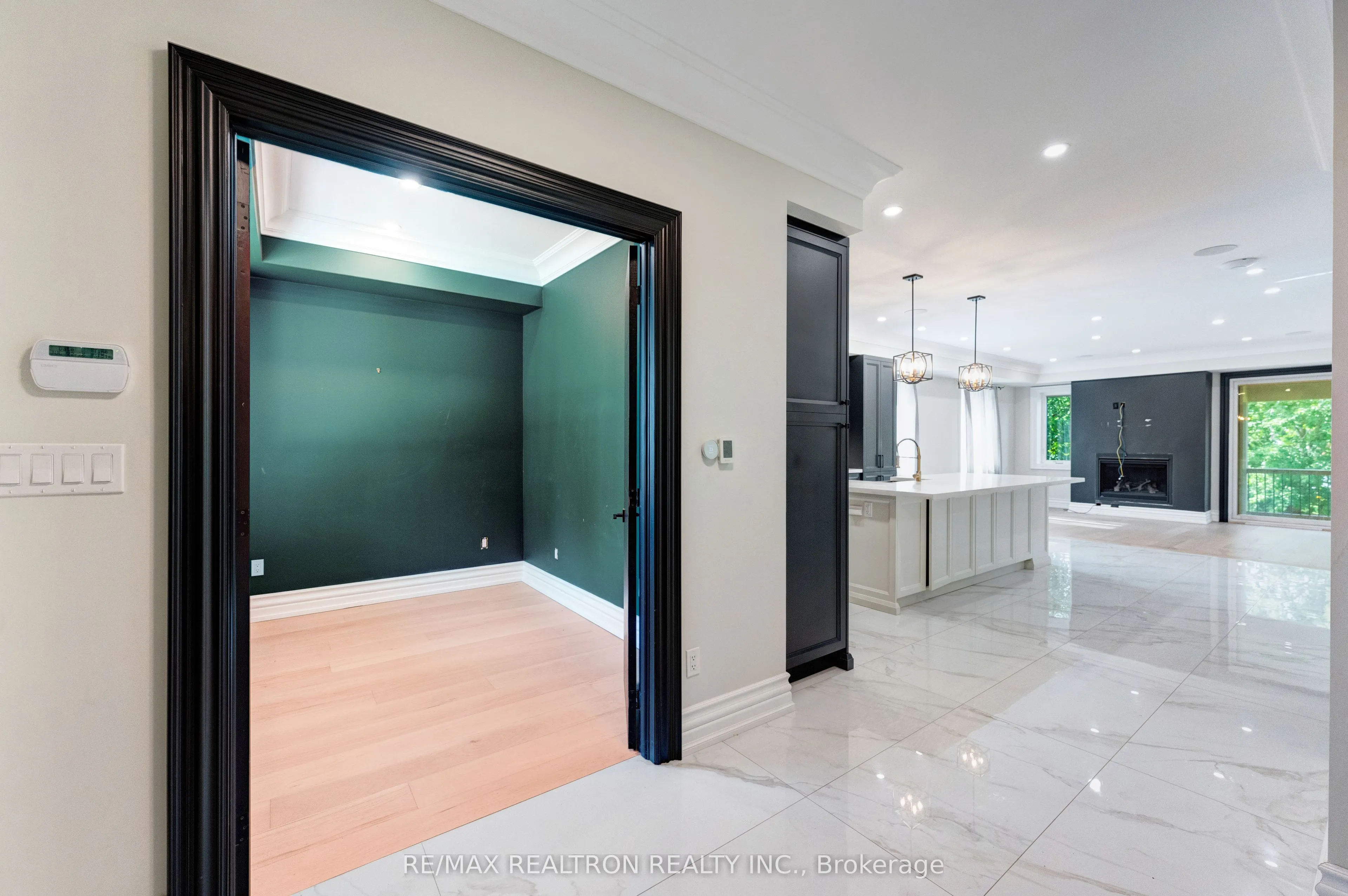 32 Bradfield Avenue W