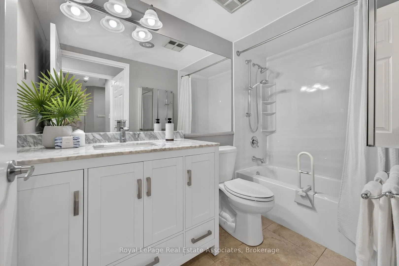 1001 Cedarglen Gate #221