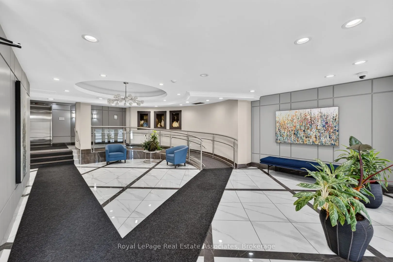 1001 Cedarglen Gate #221