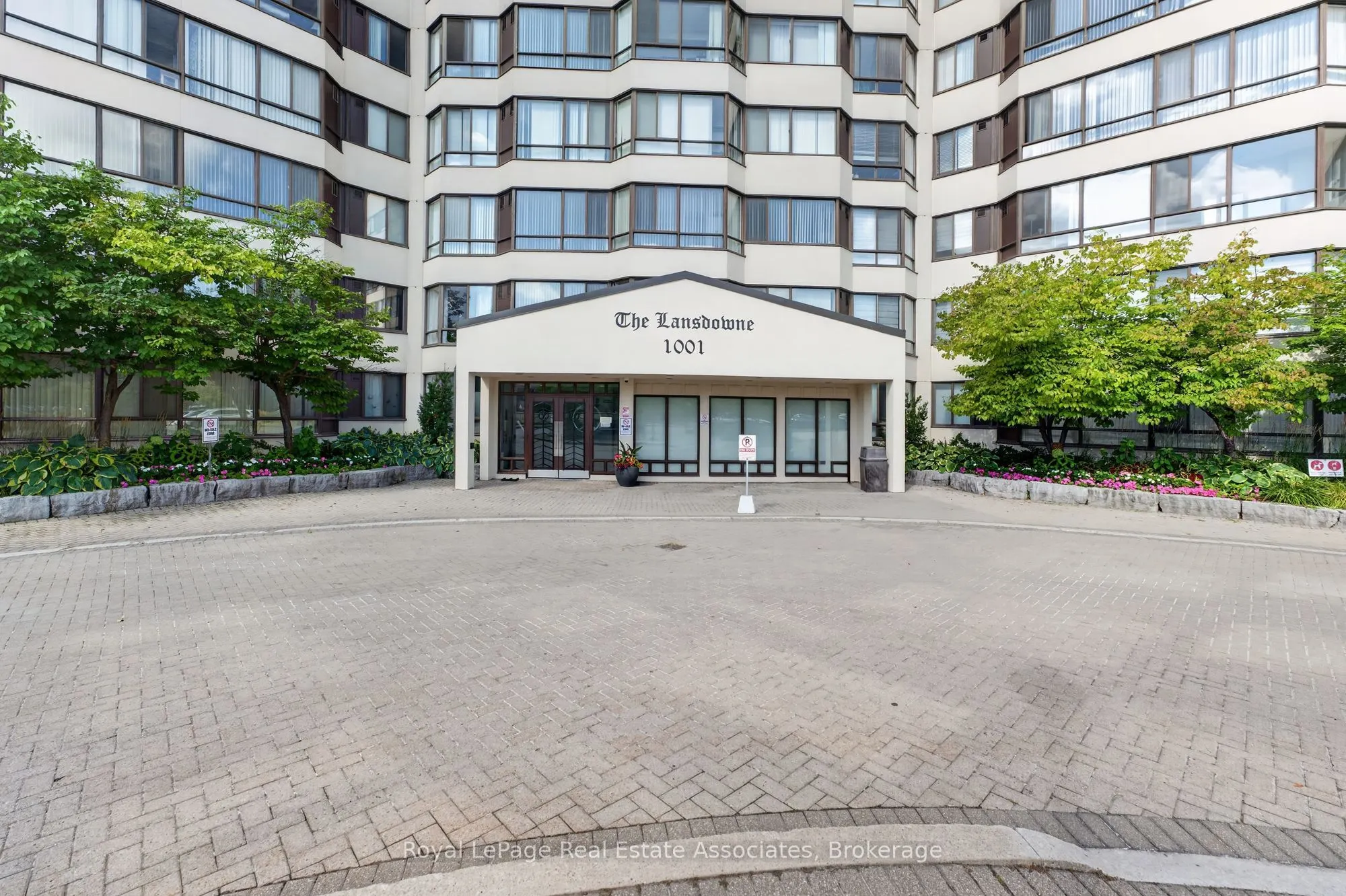 1001 Cedarglen Gate #221