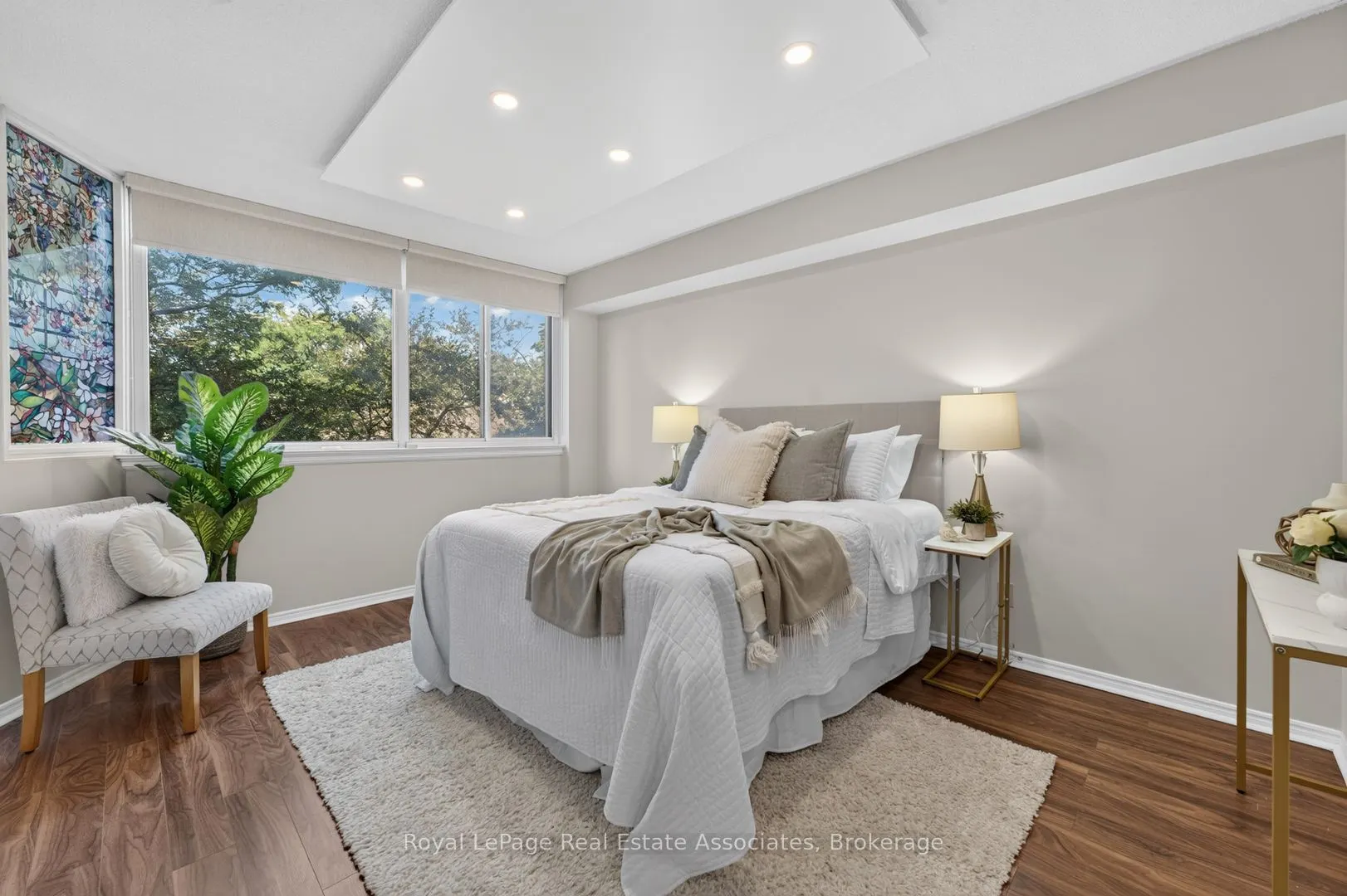 1001 Cedarglen Gate #221