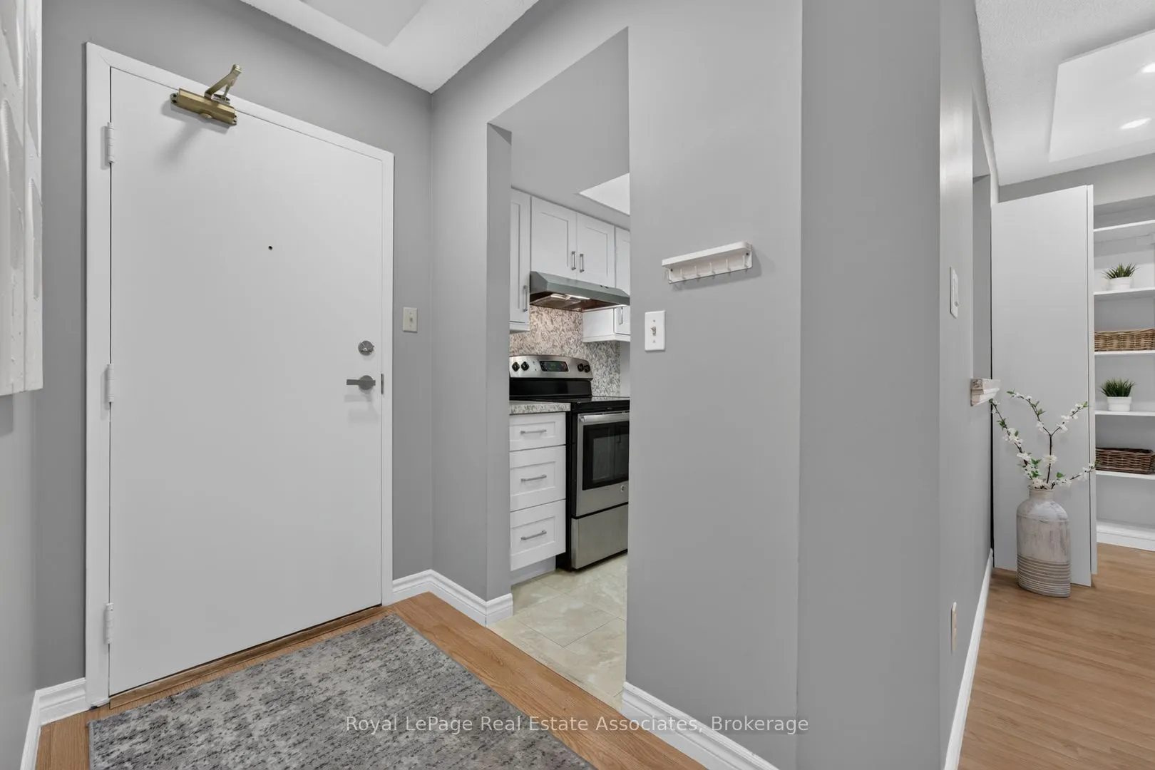 1001 Cedarglen Gate #221
