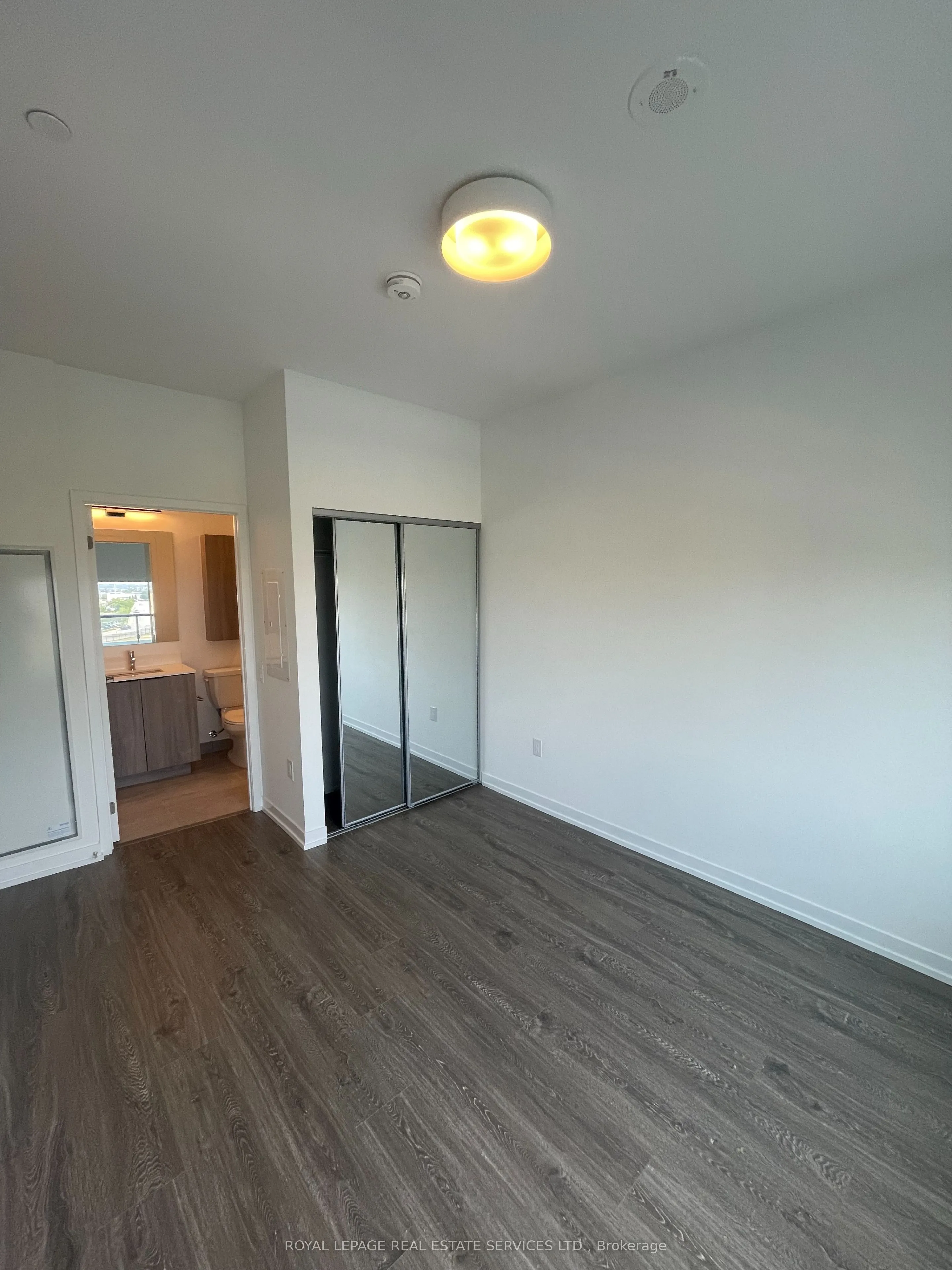 2485 Eglinton Avenue W #724