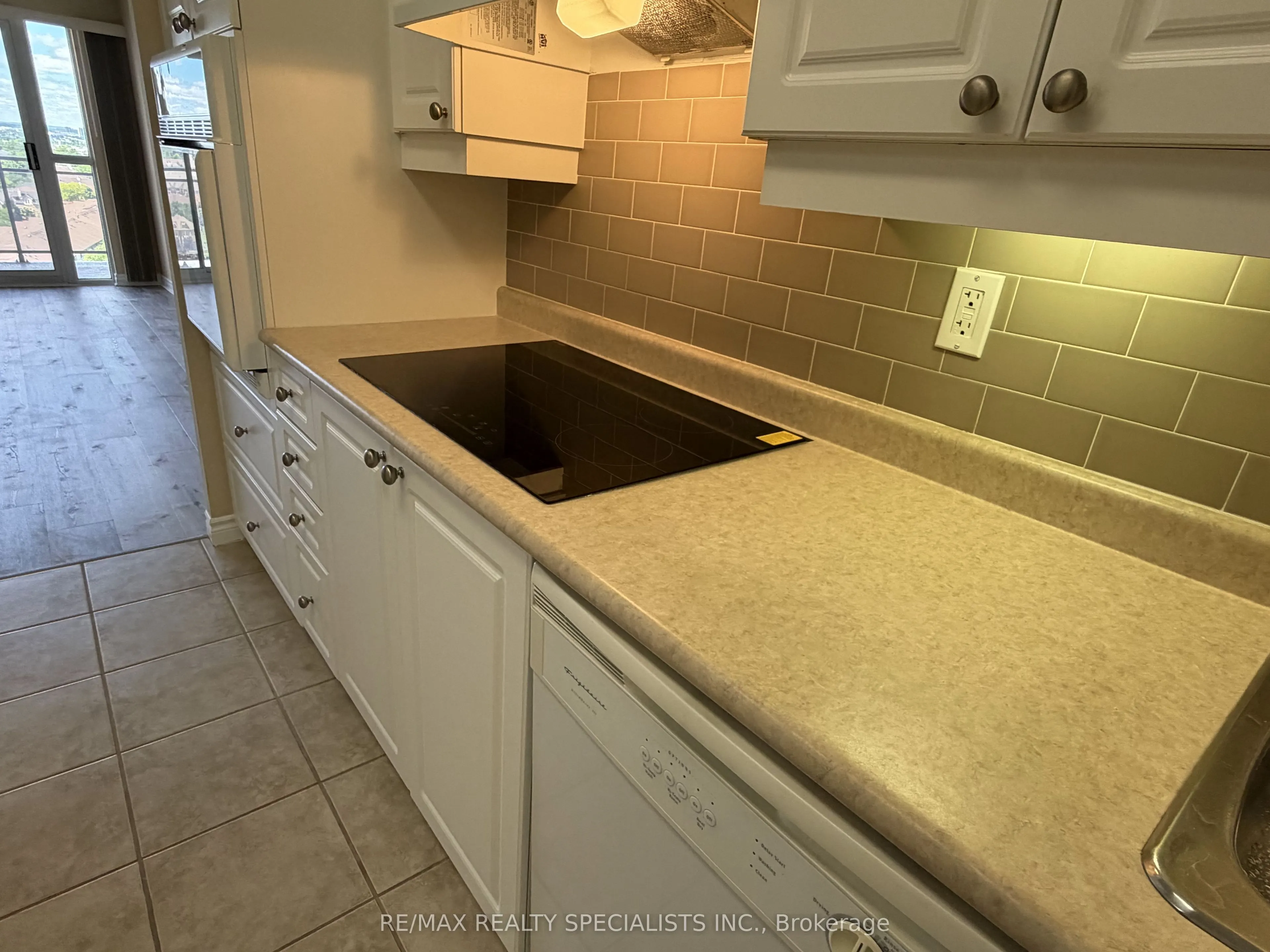 810 Scollard Court #1007
