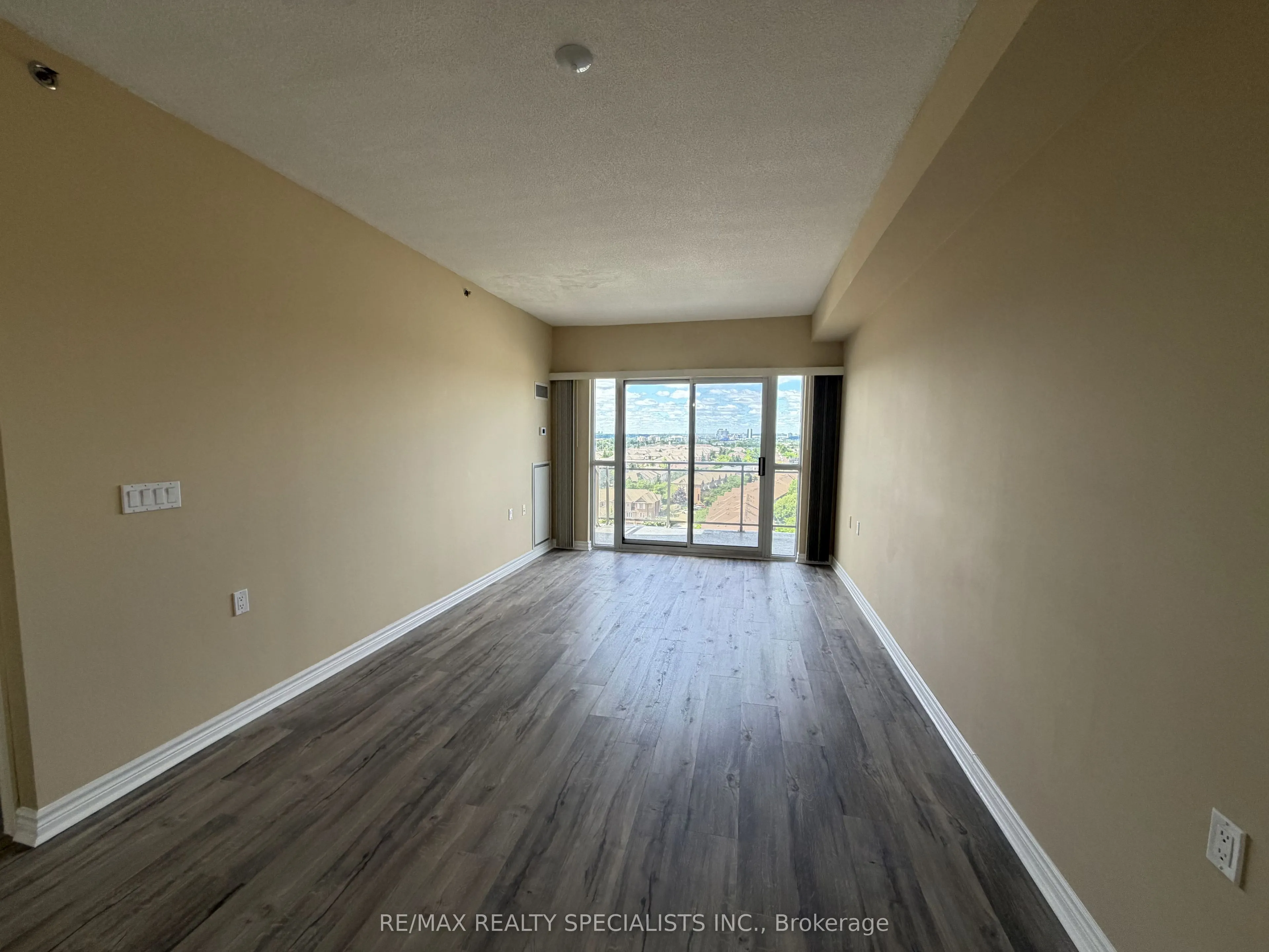 810 Scollard Court #1007