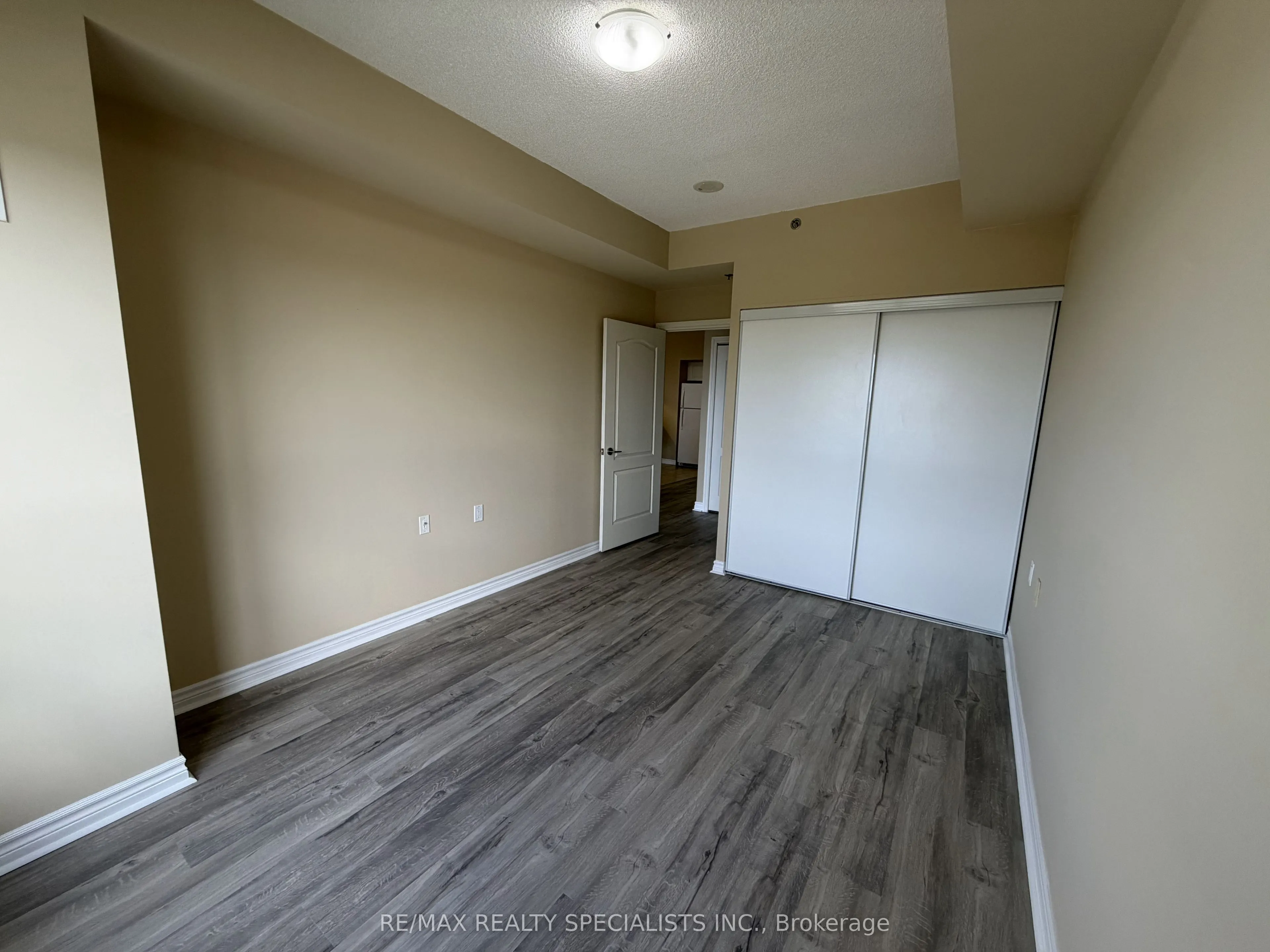 810 Scollard Court #1007