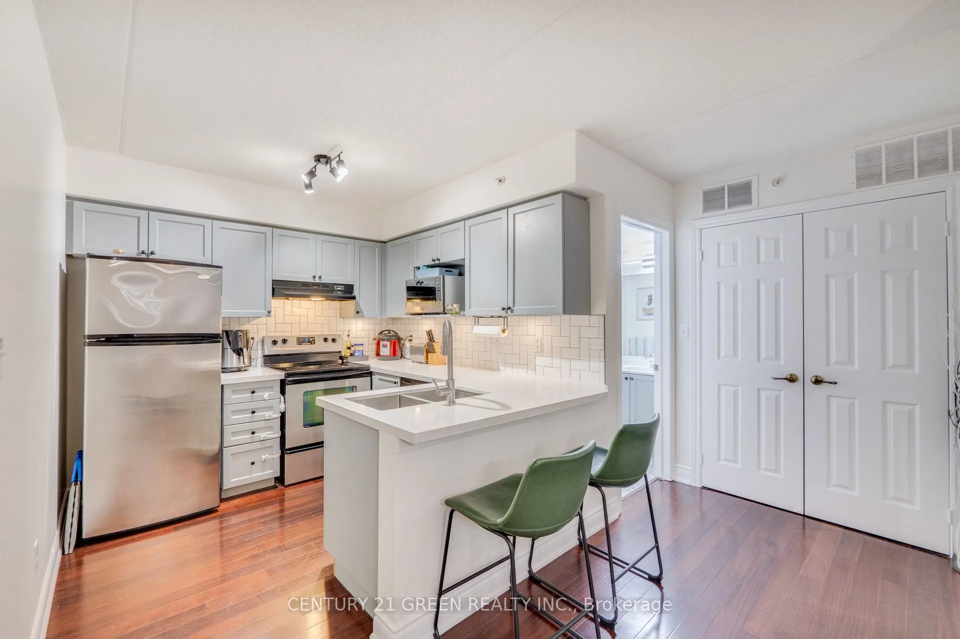1479 Maple Avenue #206