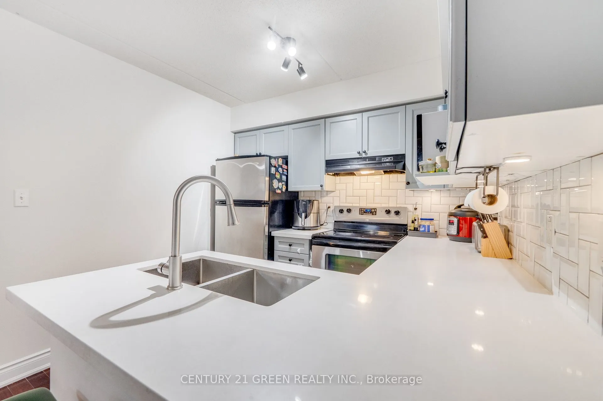 1479 Maple Avenue #206