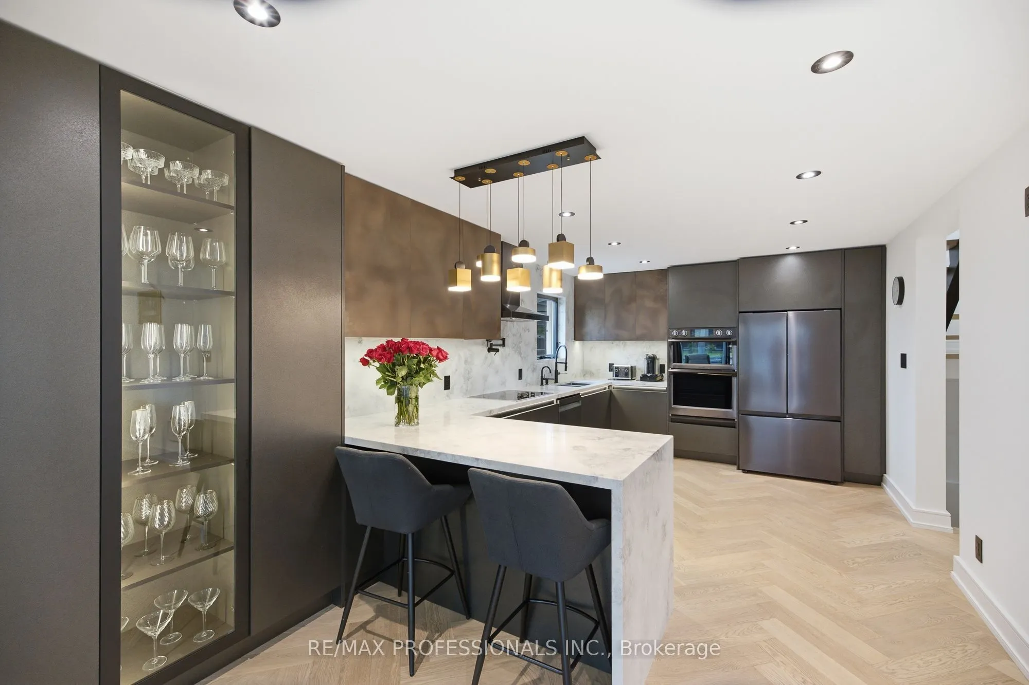 3328 Riverspray Crescent