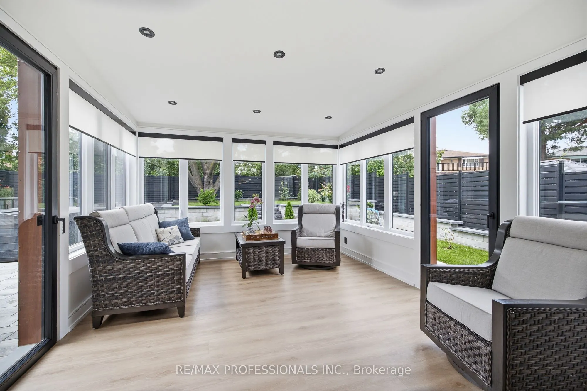 3328 Riverspray Crescent