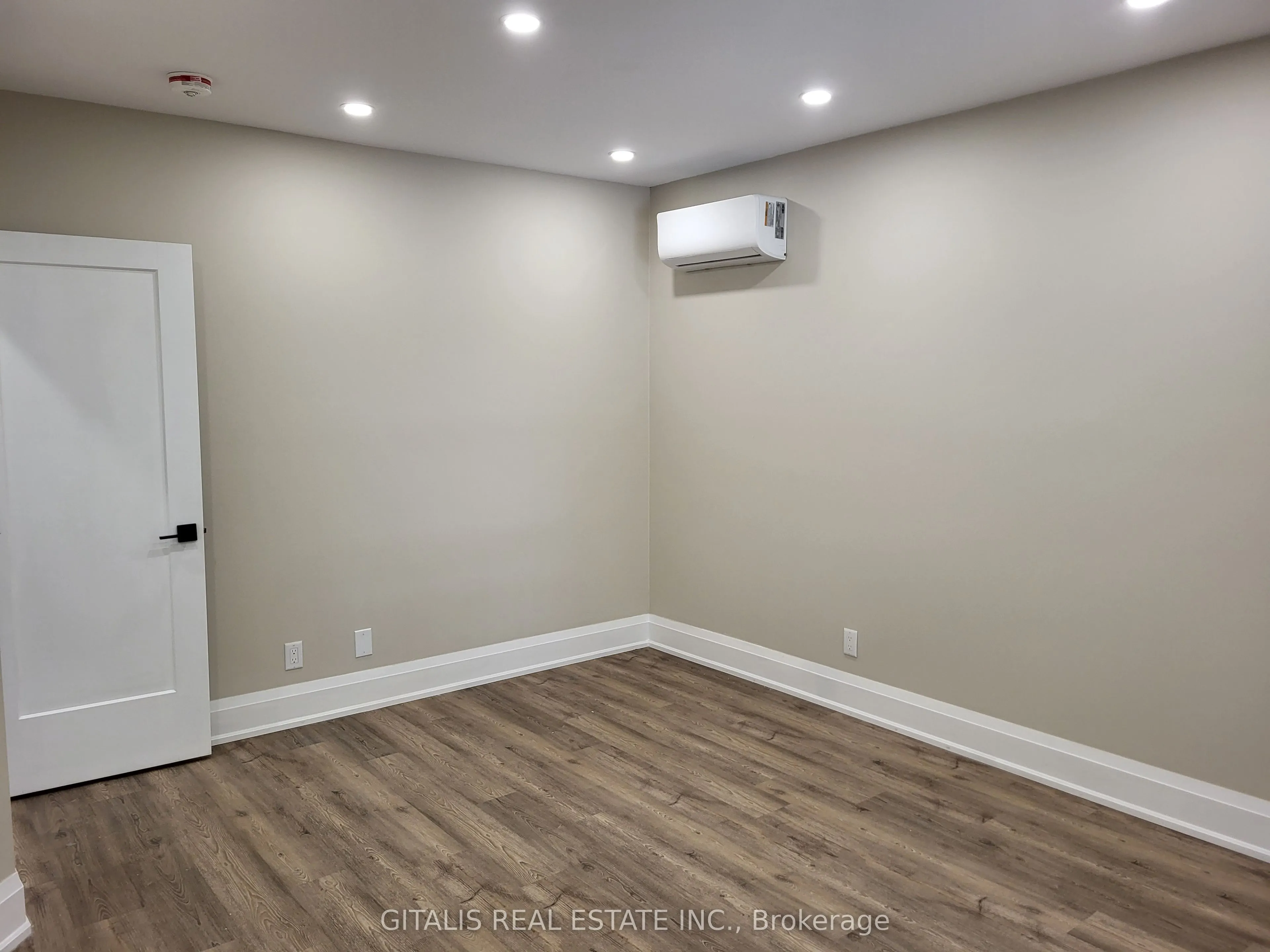 195 Oakmount Road N #Main Floor