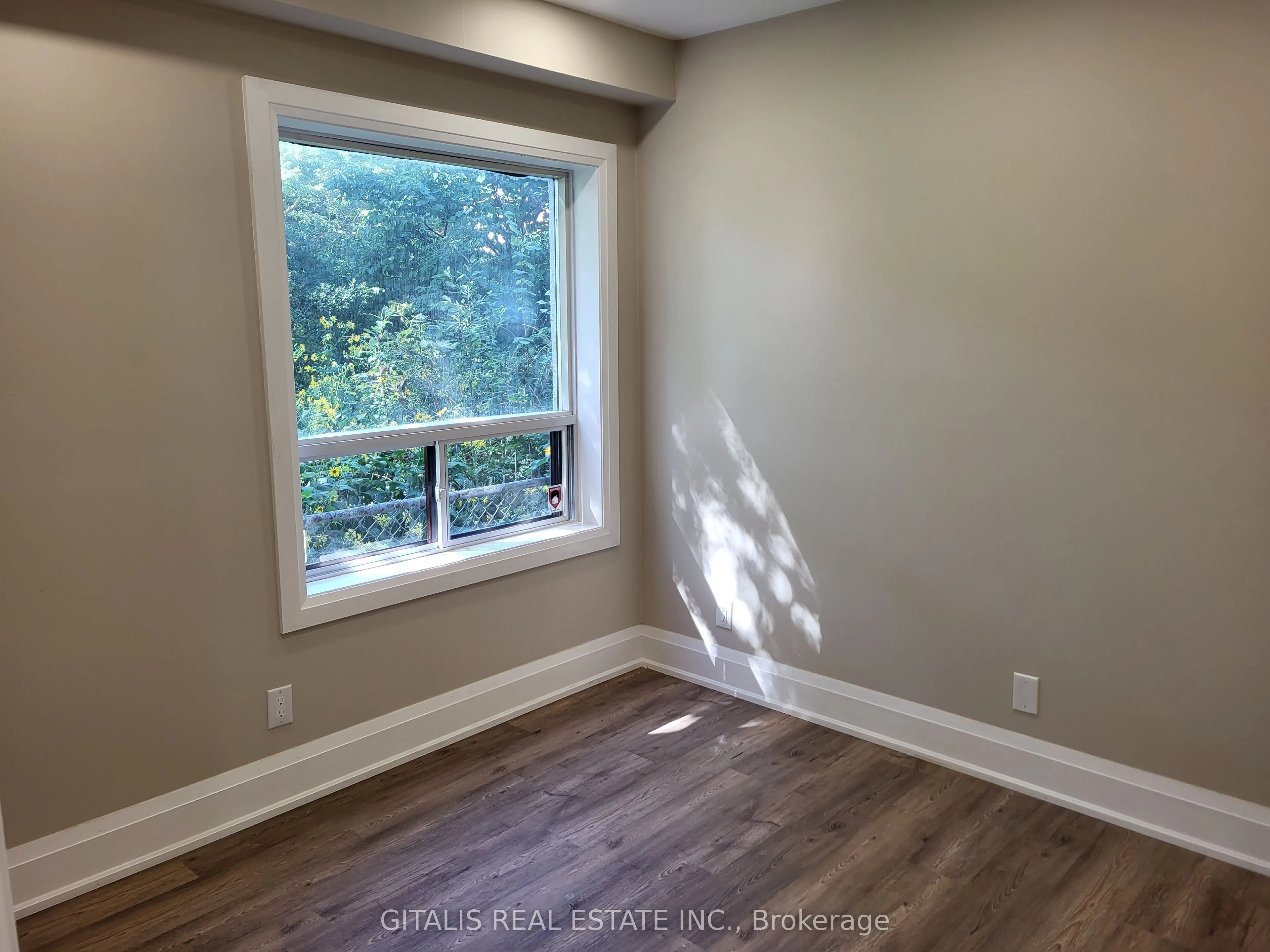 195 Oakmount Road N #Main Floor