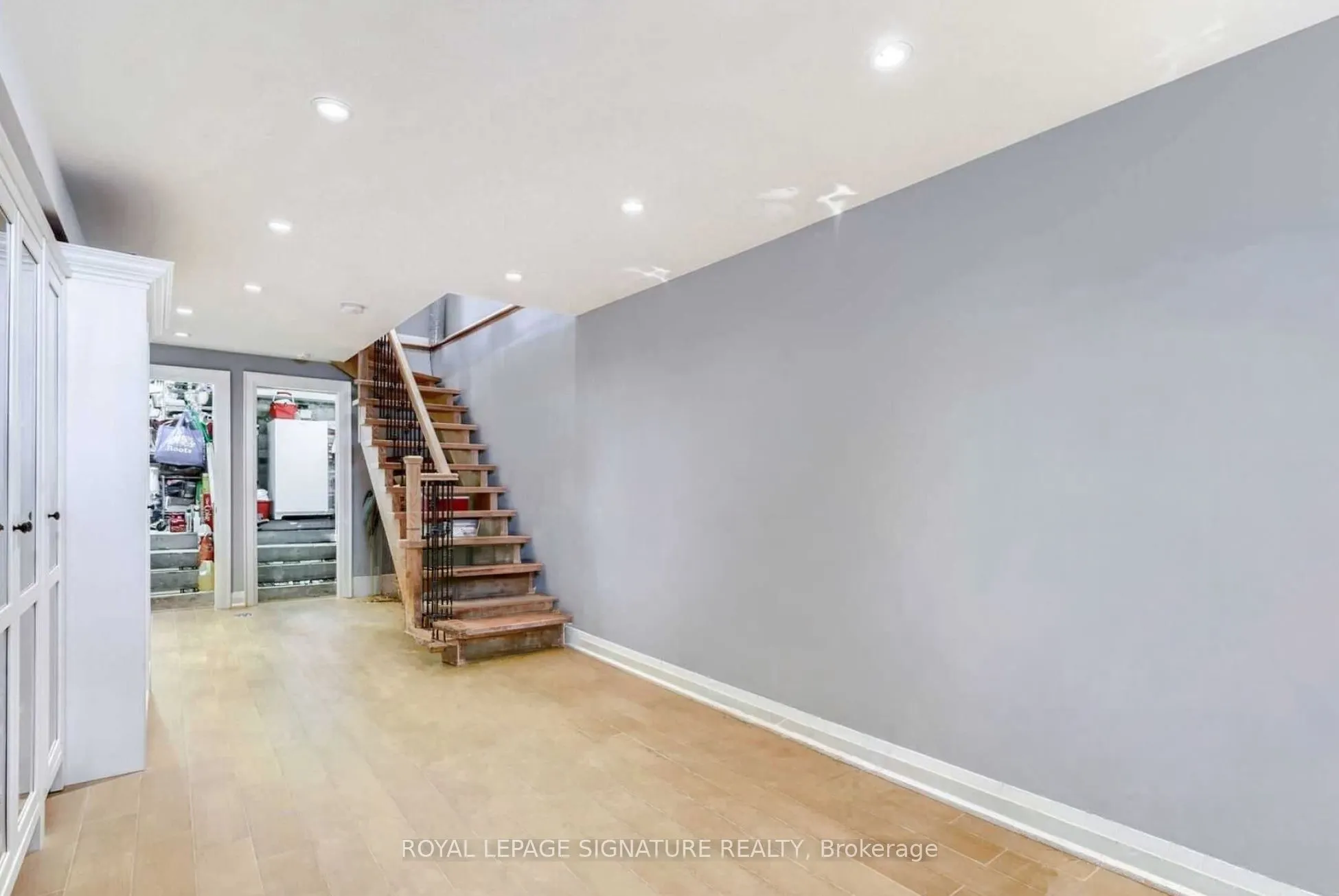 23 Abbs Street