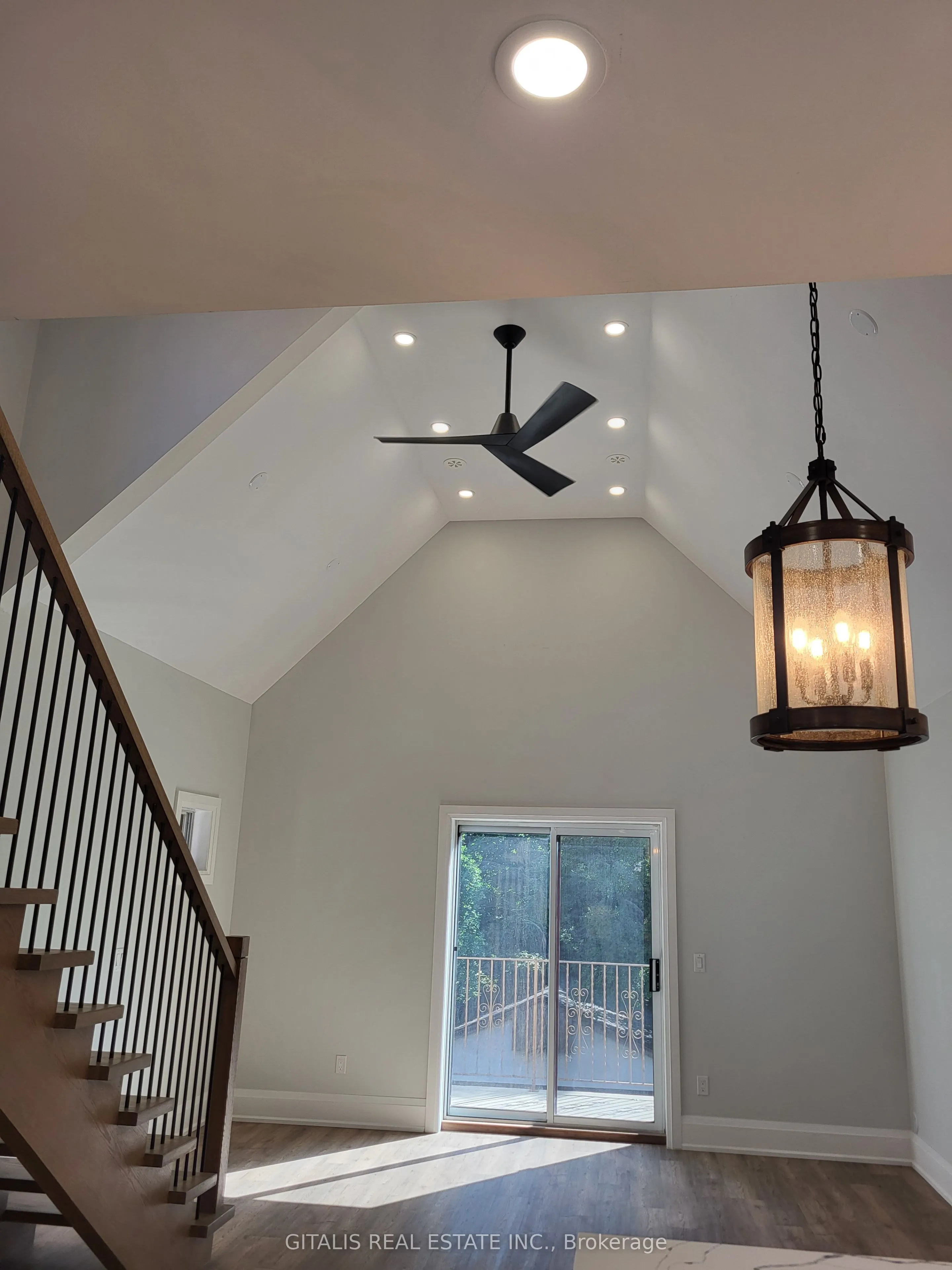 195 Oakmount Road N #Upstairs