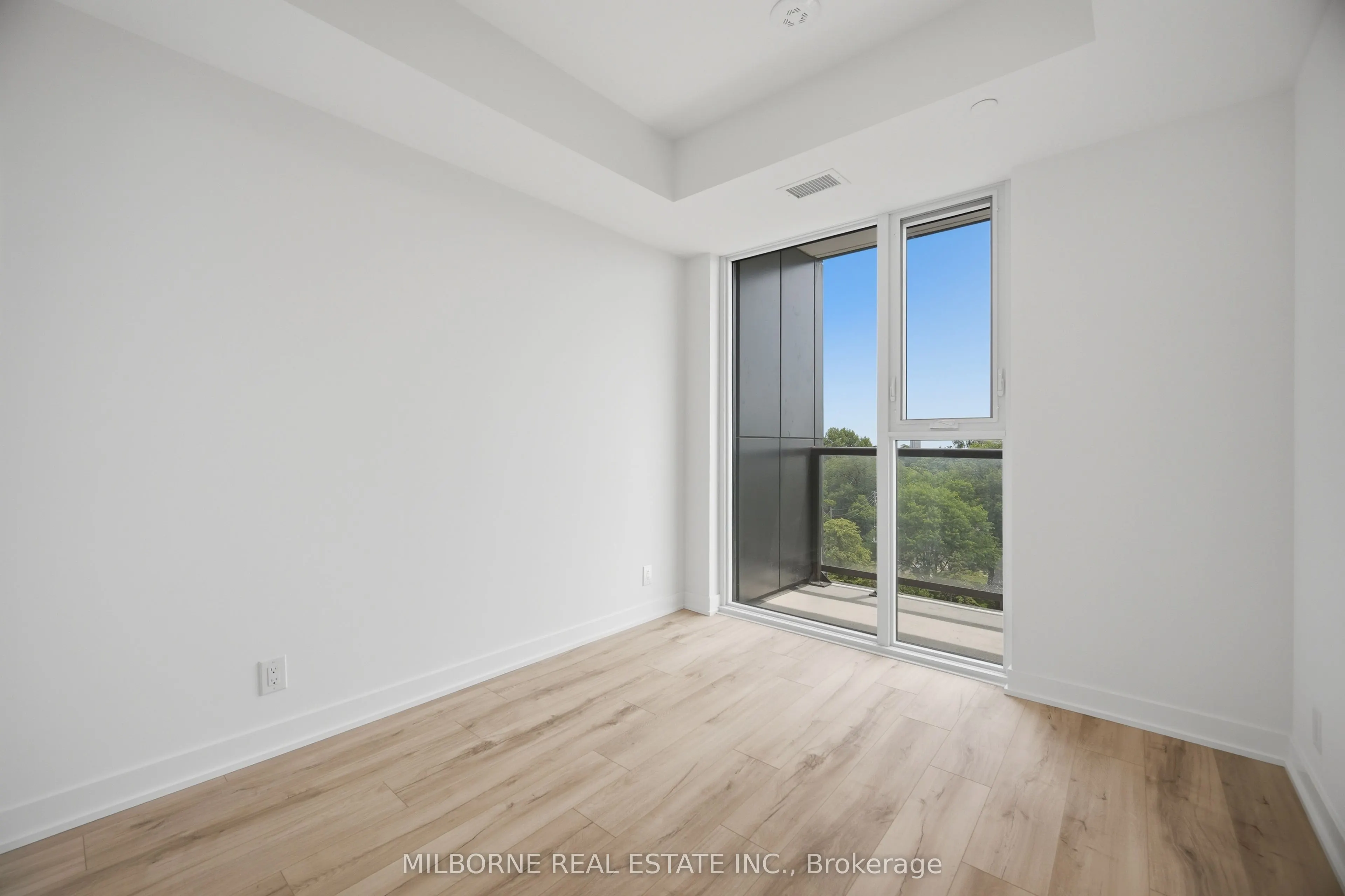 1660 Bloor Street W #909