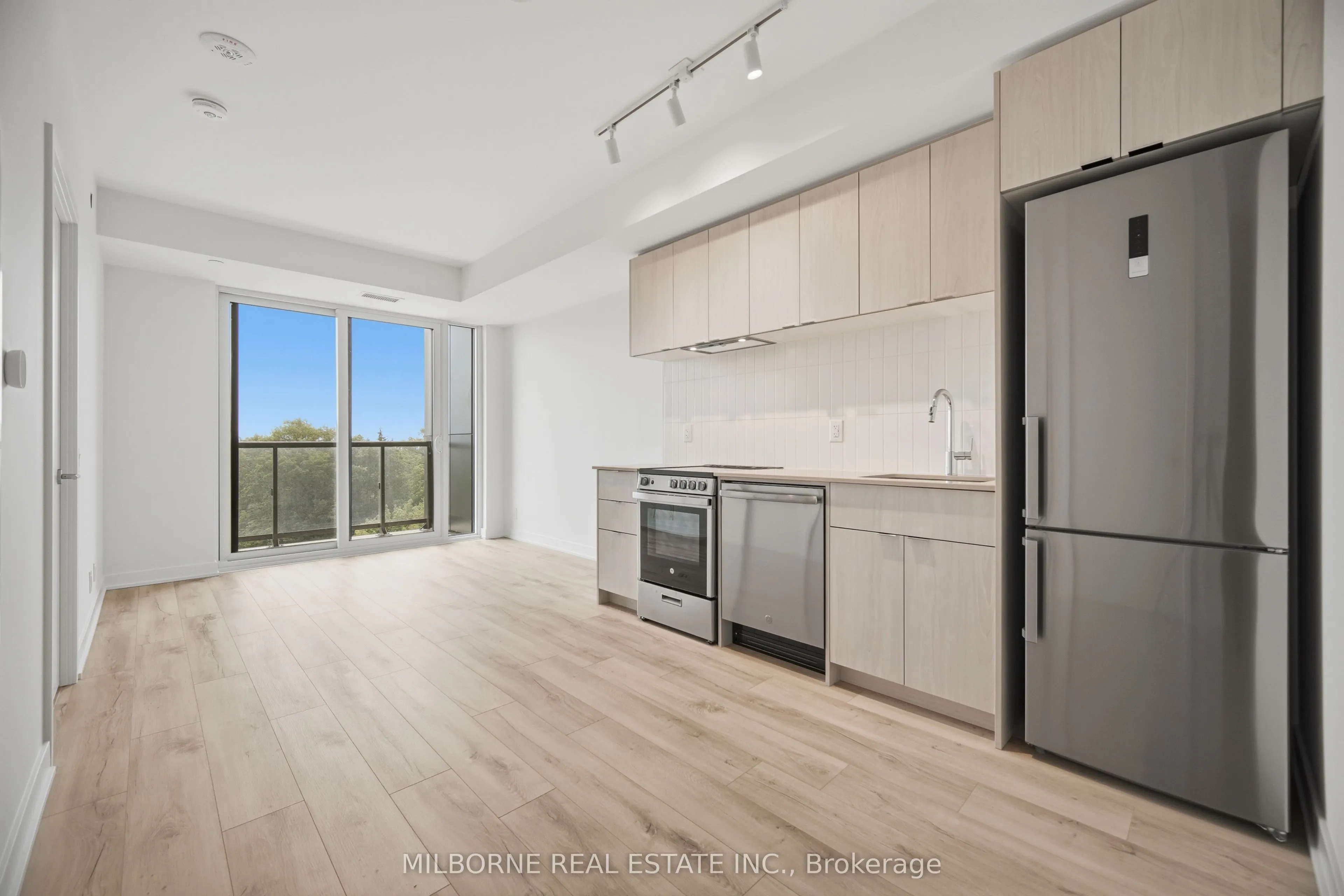 1660 Bloor Street W #909