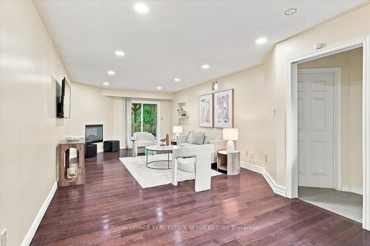 1199 LEEWOOD Drive