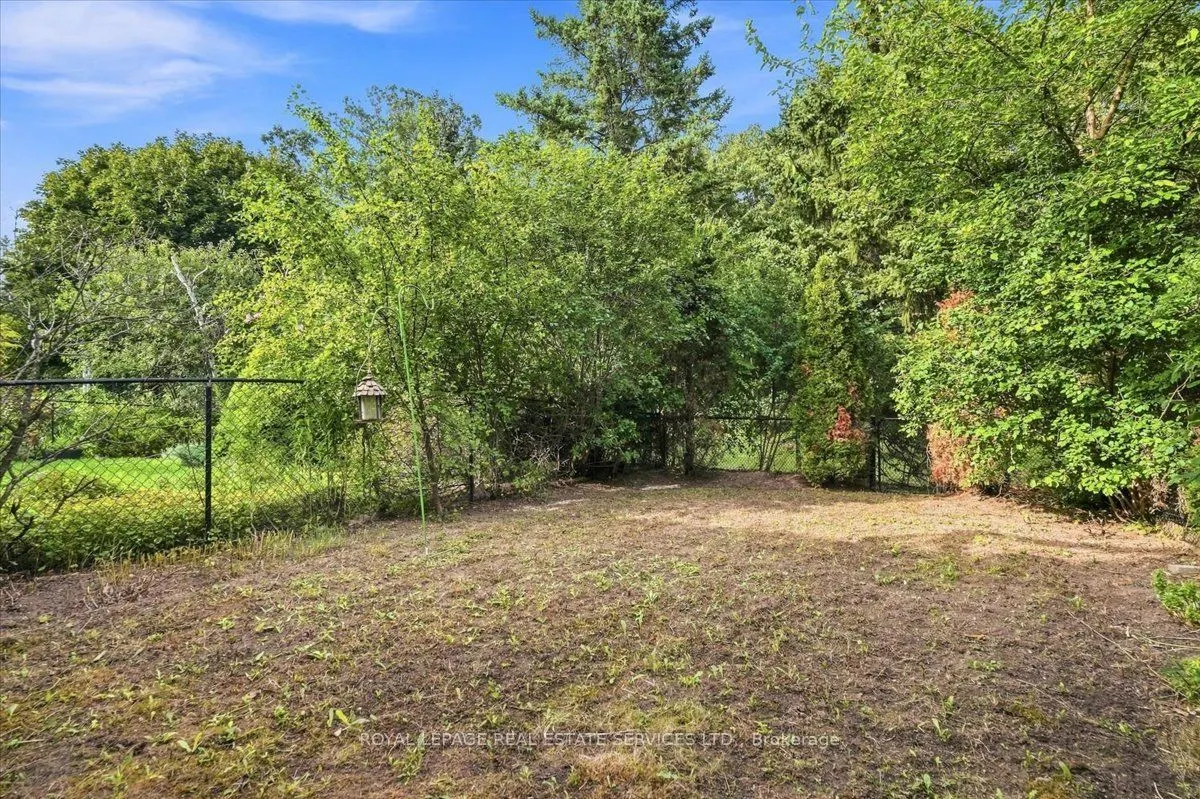 1199 LEEWOOD Drive