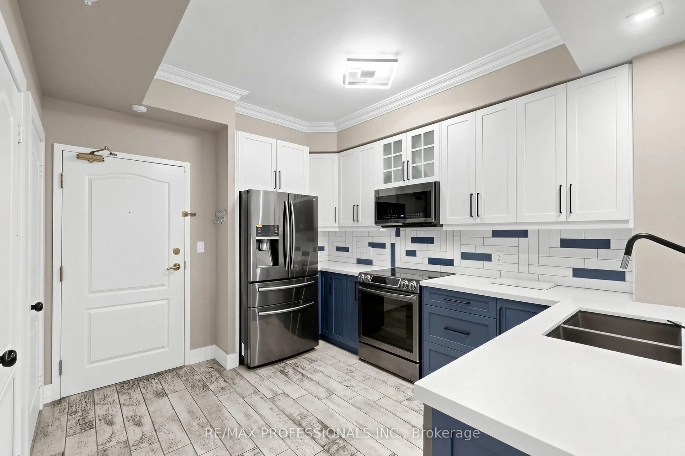 3531 Lake Shore Boulevard W #206