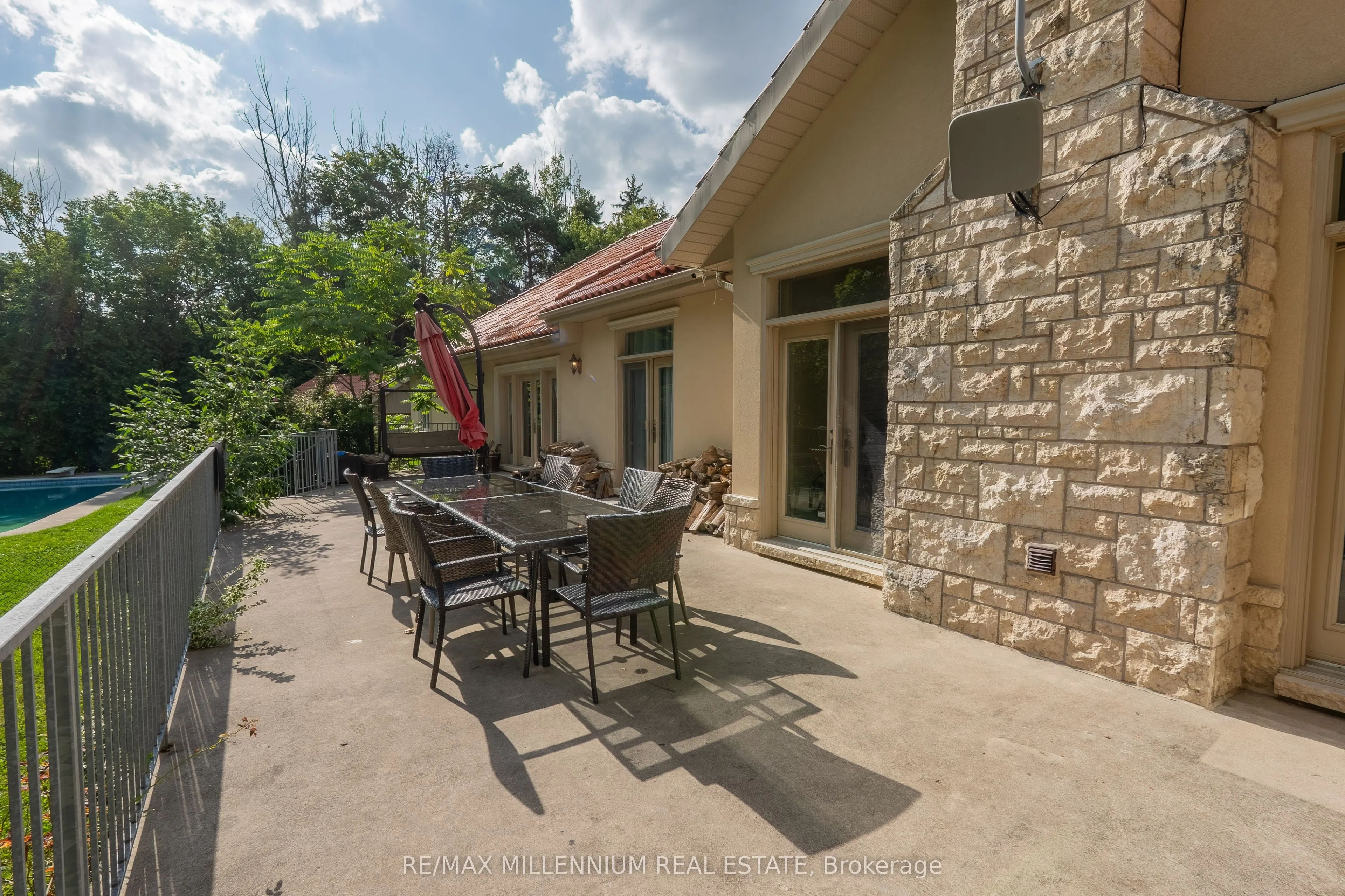 16282 27 Side Road